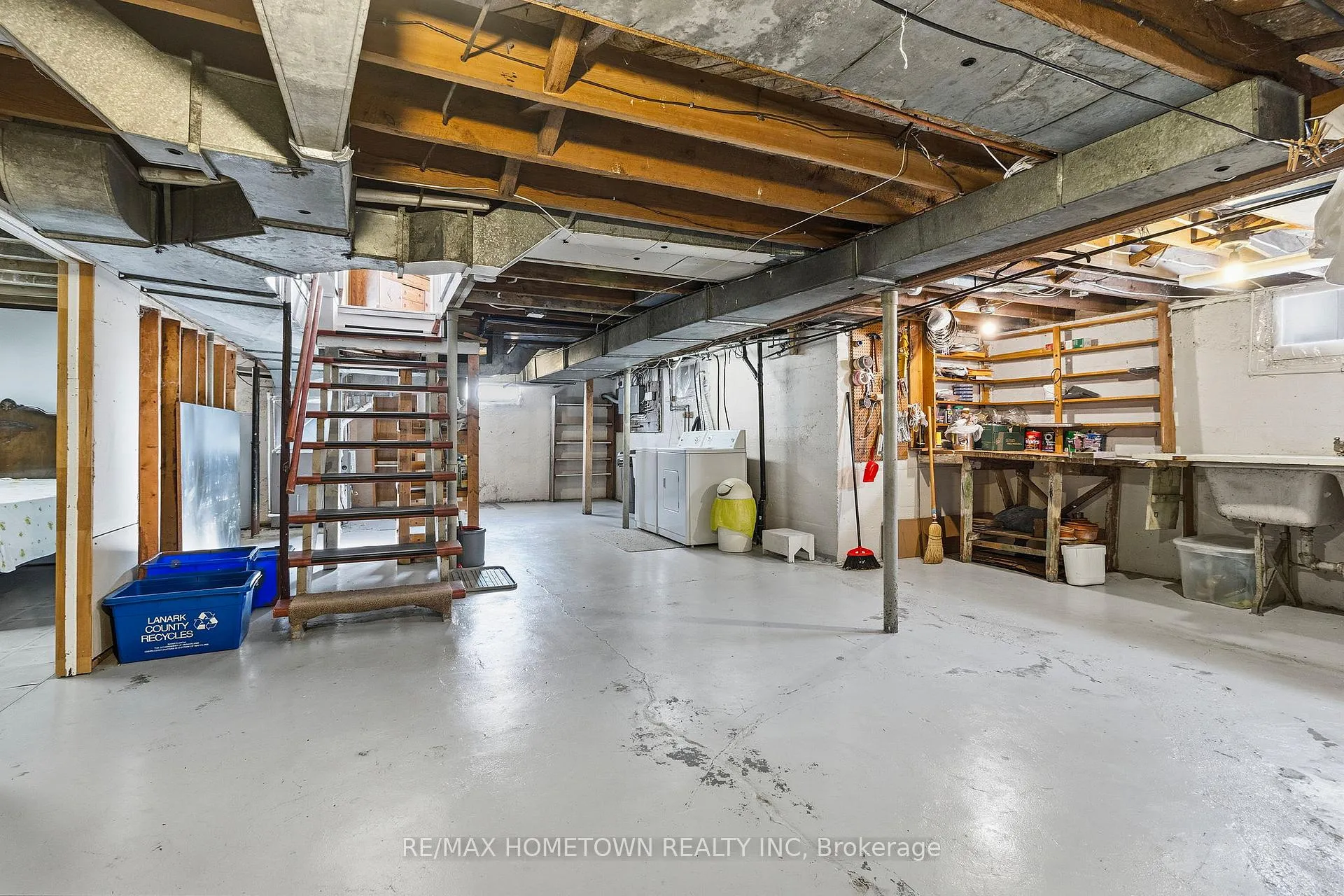 Photo 31 of 722 Dibble Street W, Prescott — HOMEH