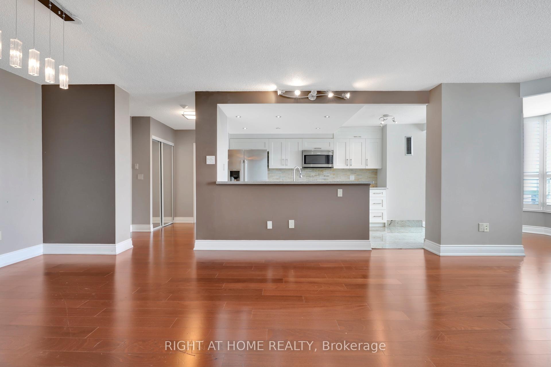Photo 1 of Unit 1216, 7805 Bayview Avenue, Markham, Aileen-Willowbrook — HOMEH