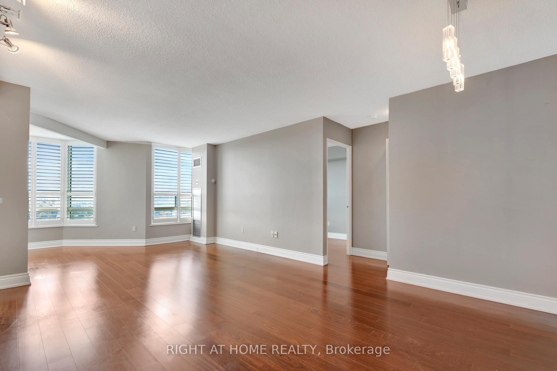 Photo 5 of Unit 1216, 7805 Bayview Avenue, Markham, Aileen-Willowbrook — HOMEH