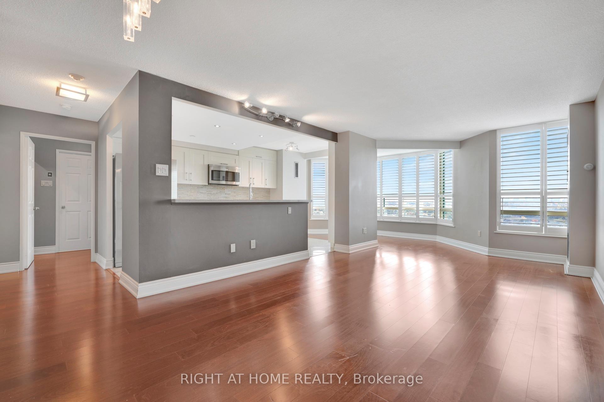 Photo 6 of Unit 1216, 7805 Bayview Avenue, Markham, Aileen-Willowbrook — HOMEH