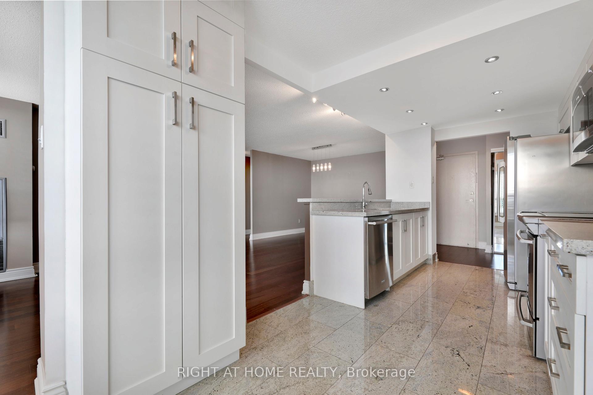 Photo 9 of Unit 1216, 7805 Bayview Avenue, Markham, Aileen-Willowbrook — HOMEH