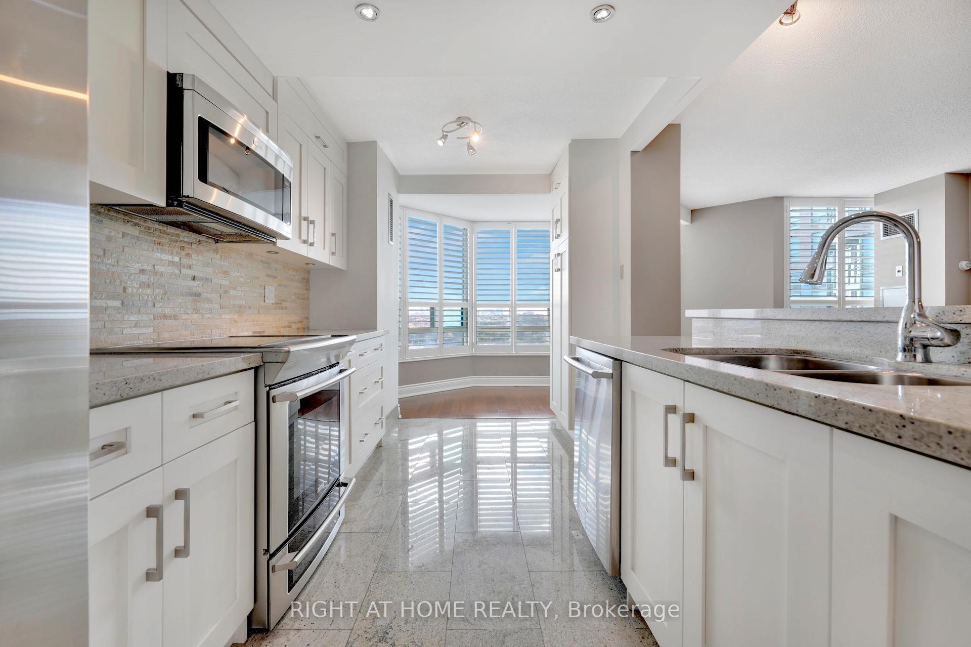 Photo 10 of Unit 1216, 7805 Bayview Avenue, Markham, Aileen-Willowbrook — HOMEH