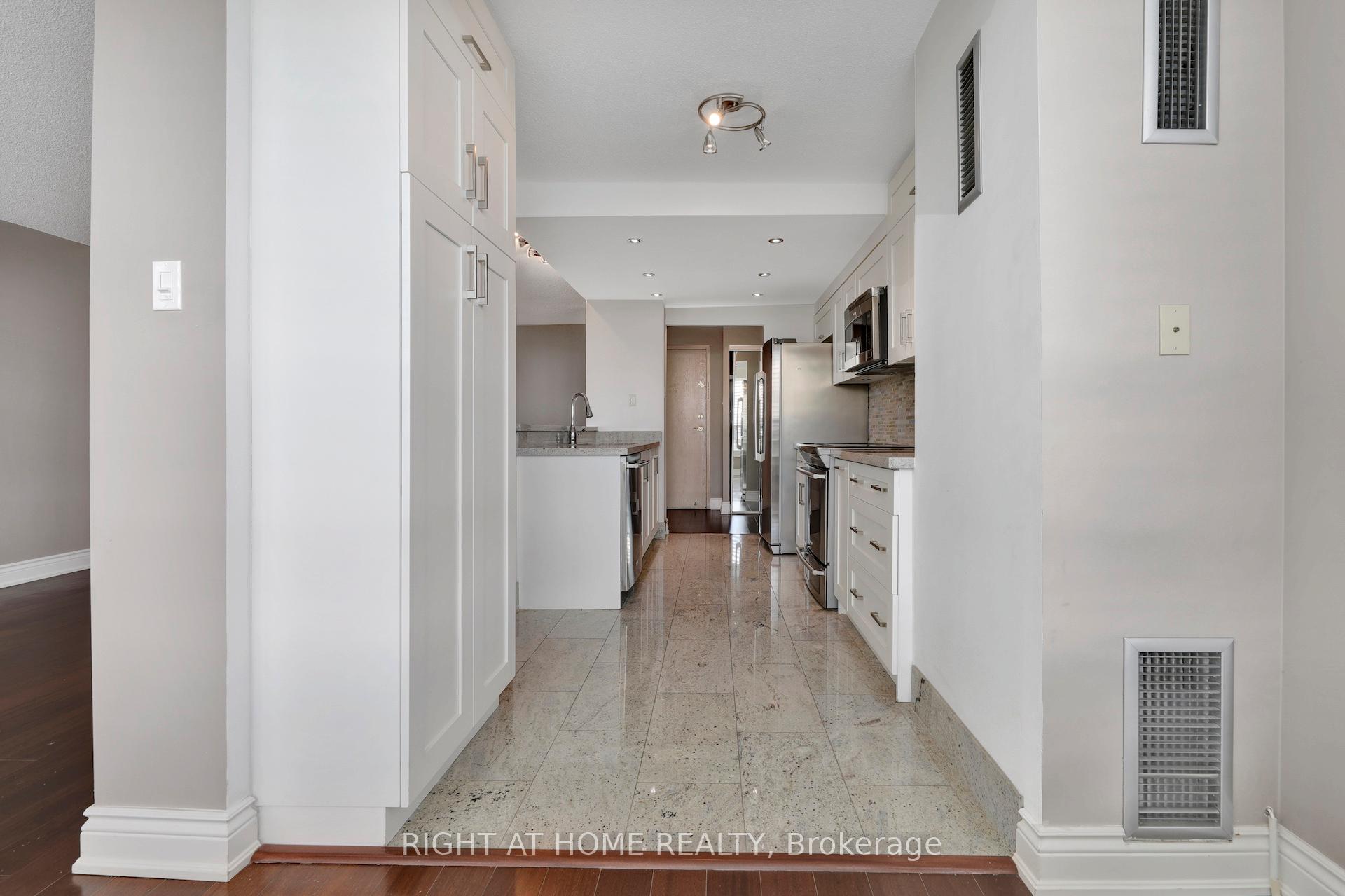 Photo 11 of Unit 1216, 7805 Bayview Avenue, Markham, Aileen-Willowbrook — HOMEH