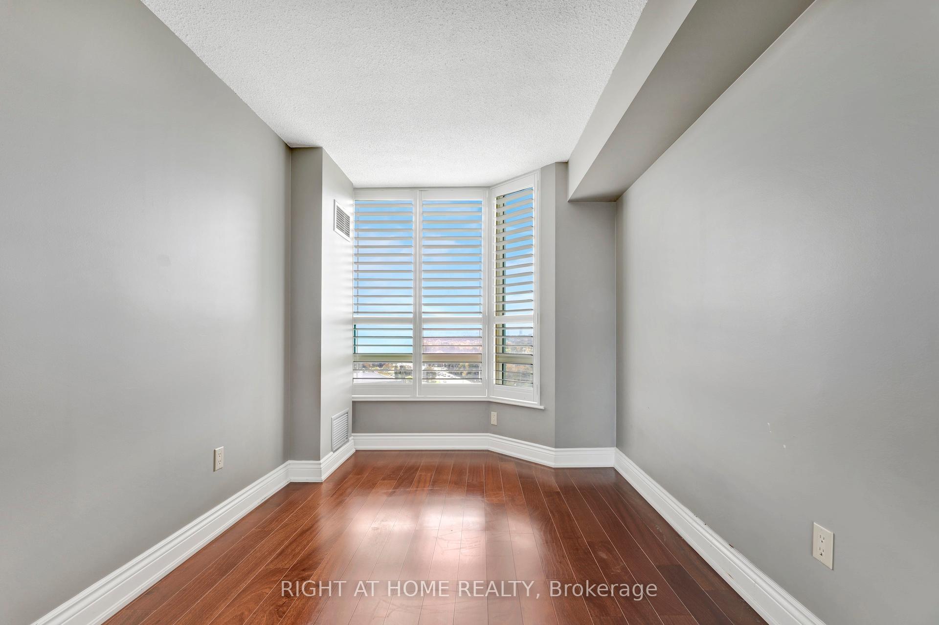 Photo 14 of Unit 1216, 7805 Bayview Avenue, Markham, Aileen-Willowbrook — HOMEH