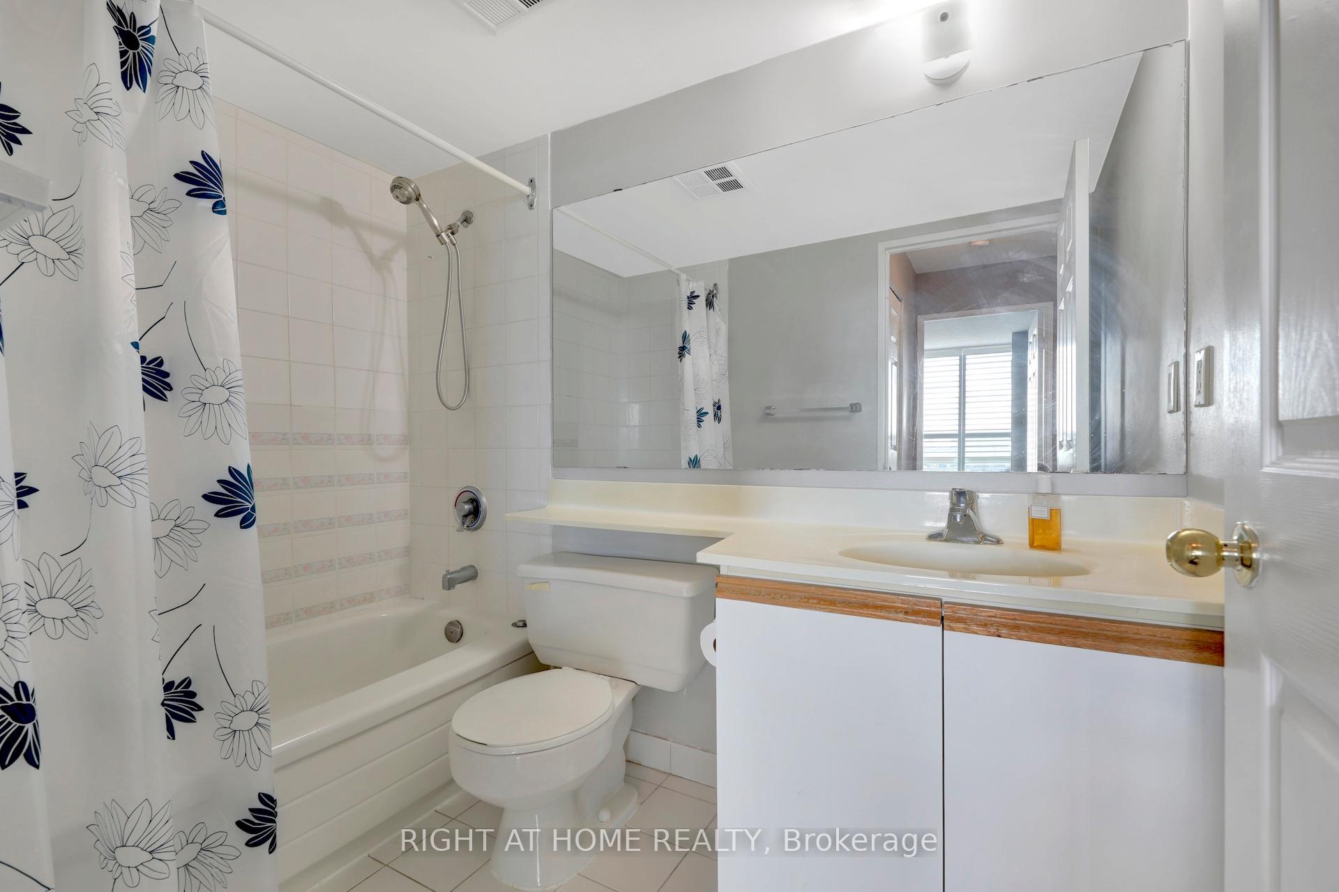 Photo 15 of Unit 1216, 7805 Bayview Avenue, Markham, Aileen-Willowbrook — HOMEH