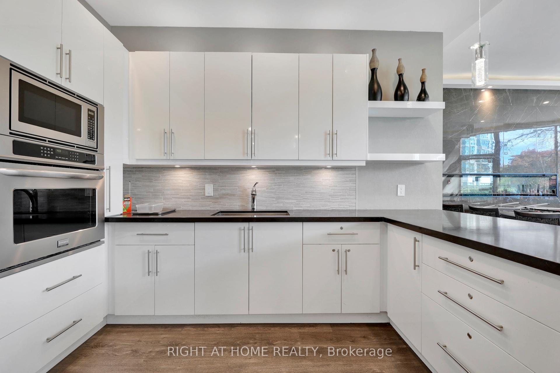 Photo 32 of Unit 1216, 7805 Bayview Avenue, Markham, Aileen-Willowbrook — HOMEH