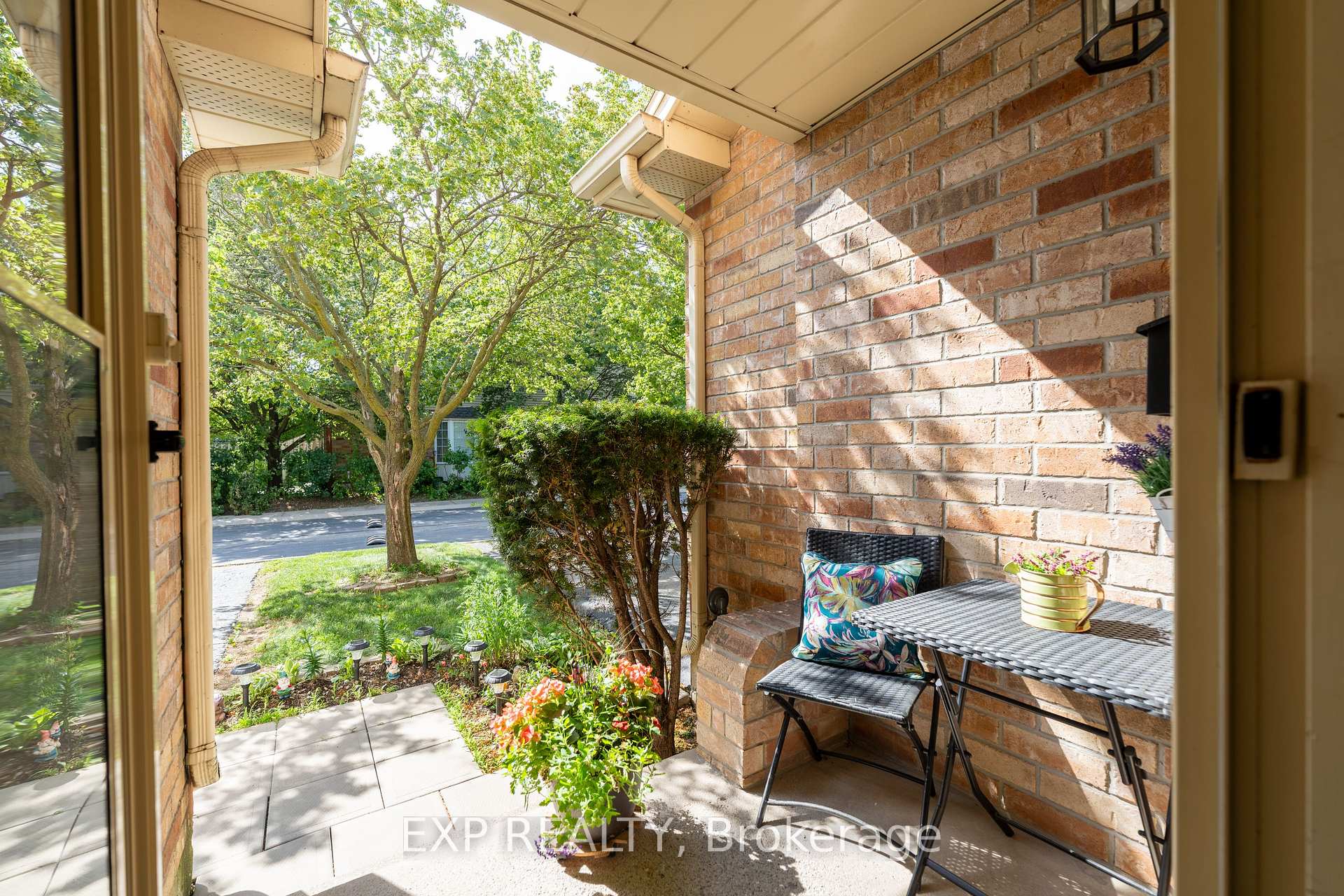 Photo 6 of Unit 28, 44 Frances Avenue, Hamilton, Lakeshore — HOMEH
