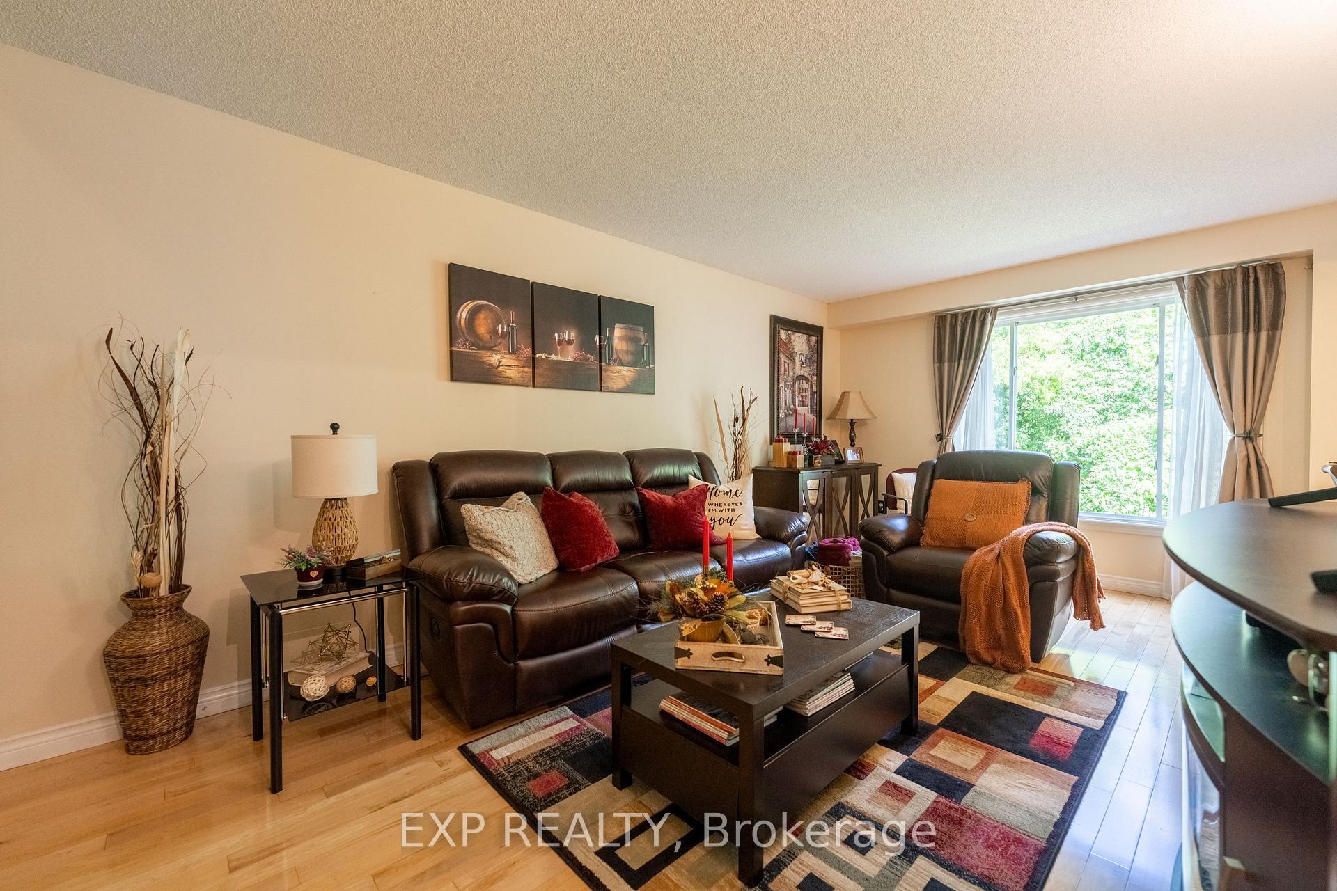 Photo 10 of Unit 28, 44 Frances Avenue, Hamilton, Lakeshore — HOMEH