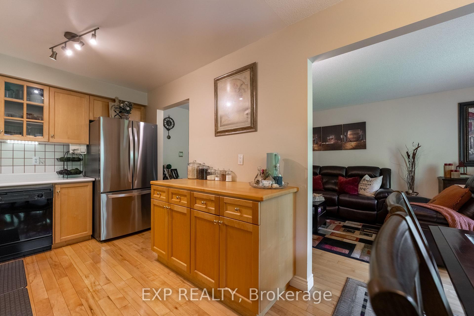 Photo 15 of Unit 28, 44 Frances Avenue, Hamilton, Lakeshore — HOMEH
