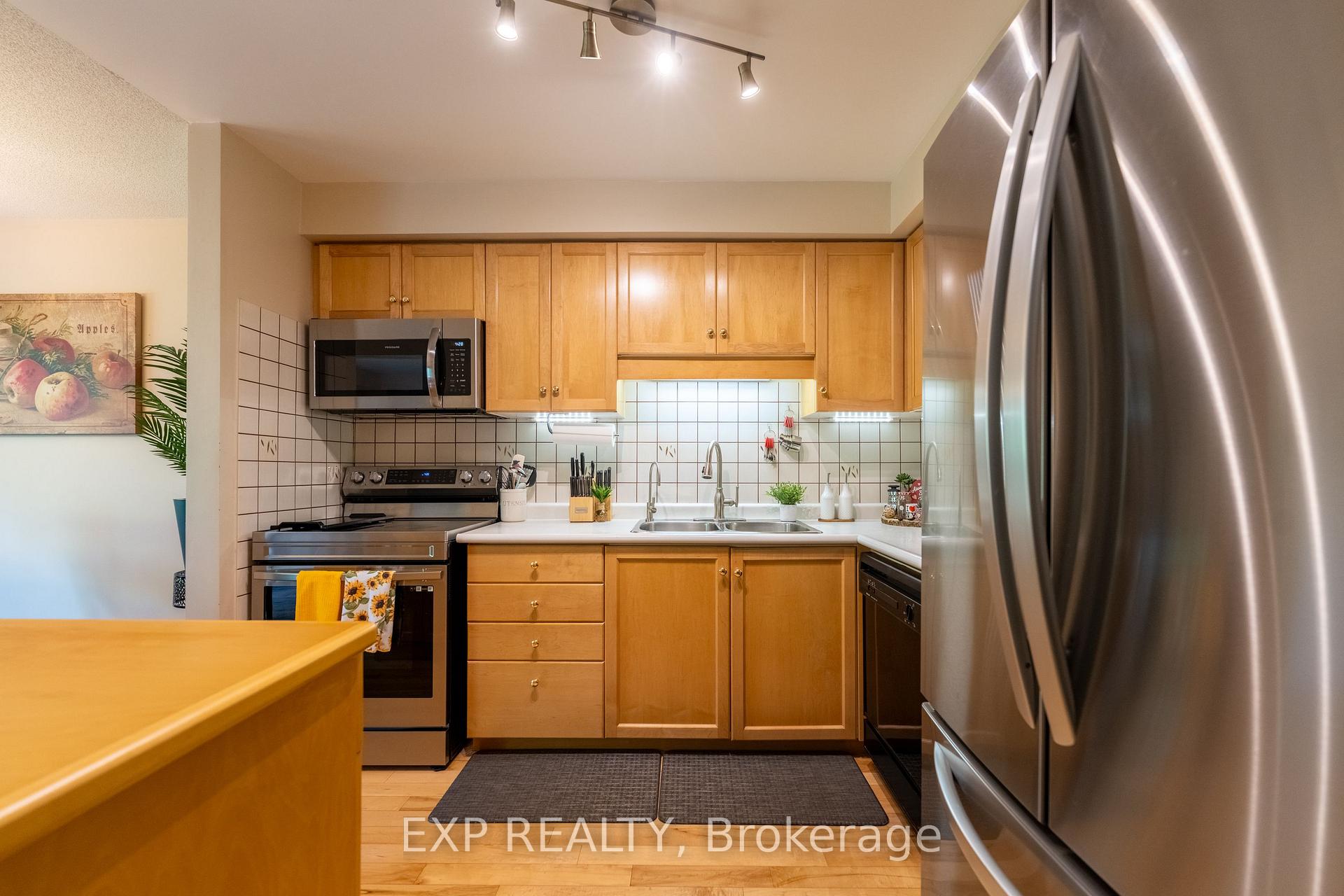 Photo 16 of Unit 28, 44 Frances Avenue, Hamilton, Lakeshore — HOMEH