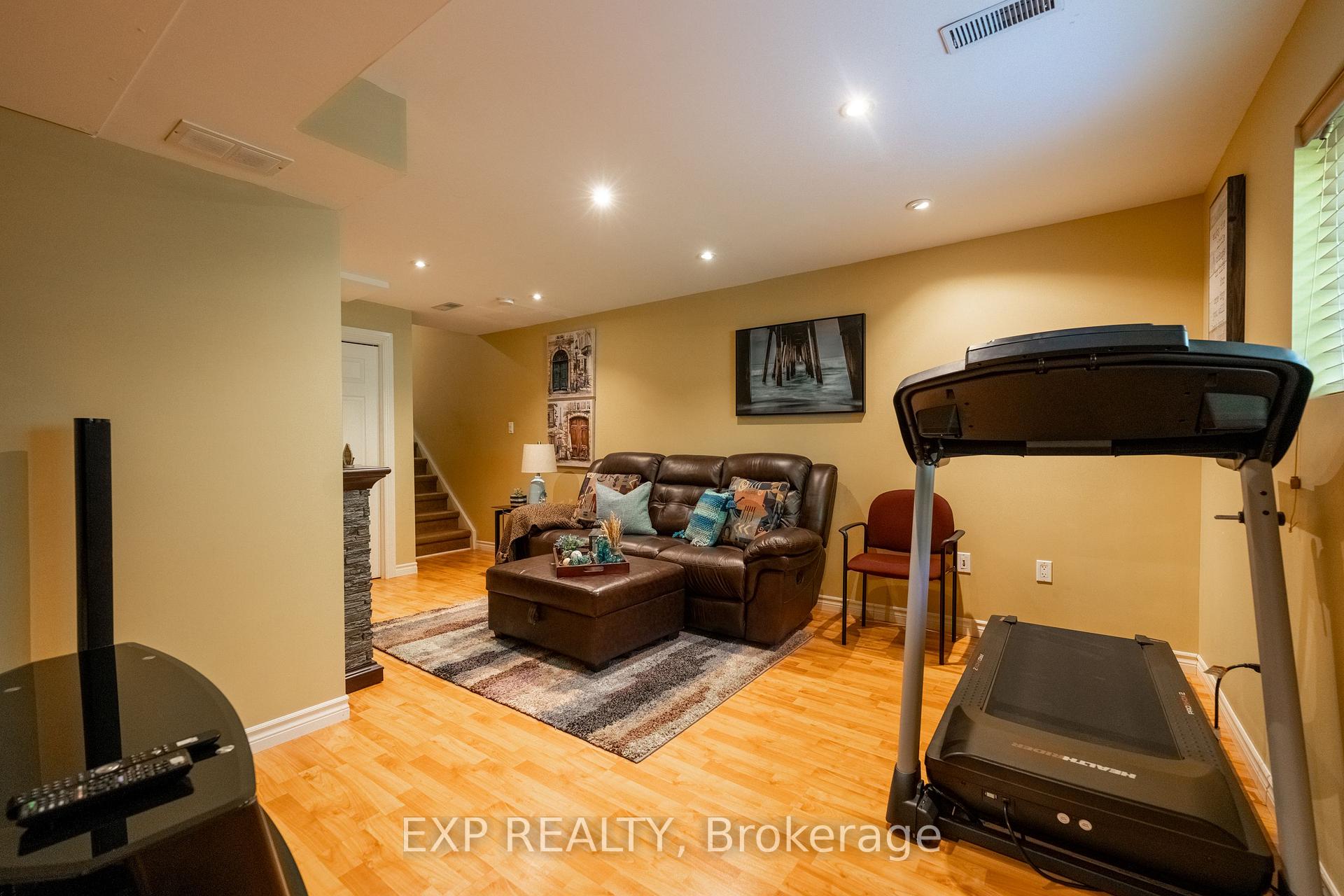 Photo 38 of Unit 28, 44 Frances Avenue, Hamilton, Lakeshore — HOMEH