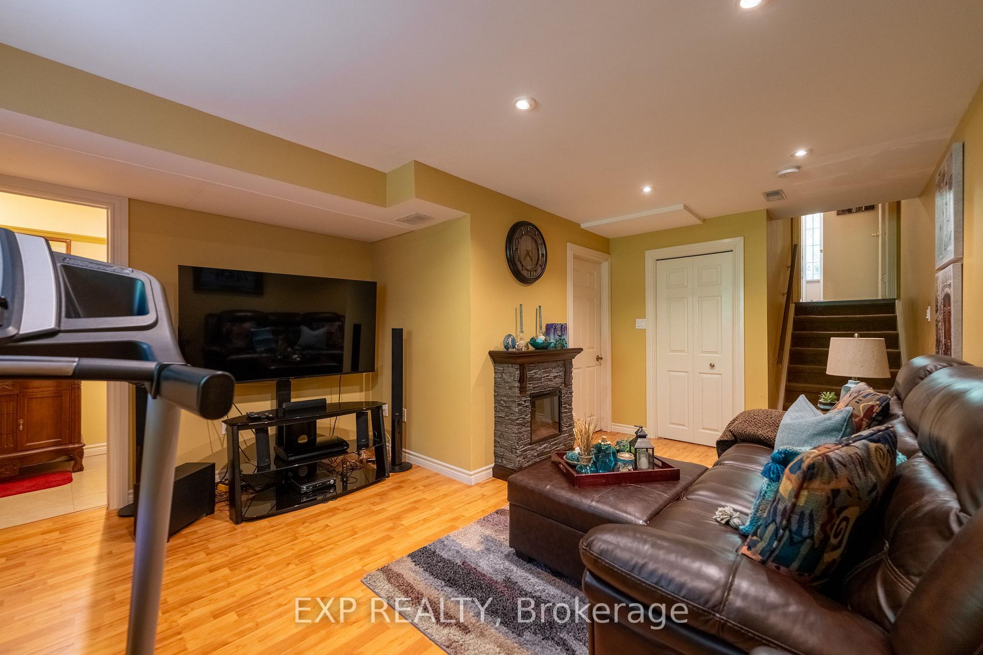 Photo 40 of Unit 28, 44 Frances Avenue, Hamilton, Lakeshore — HOMEH