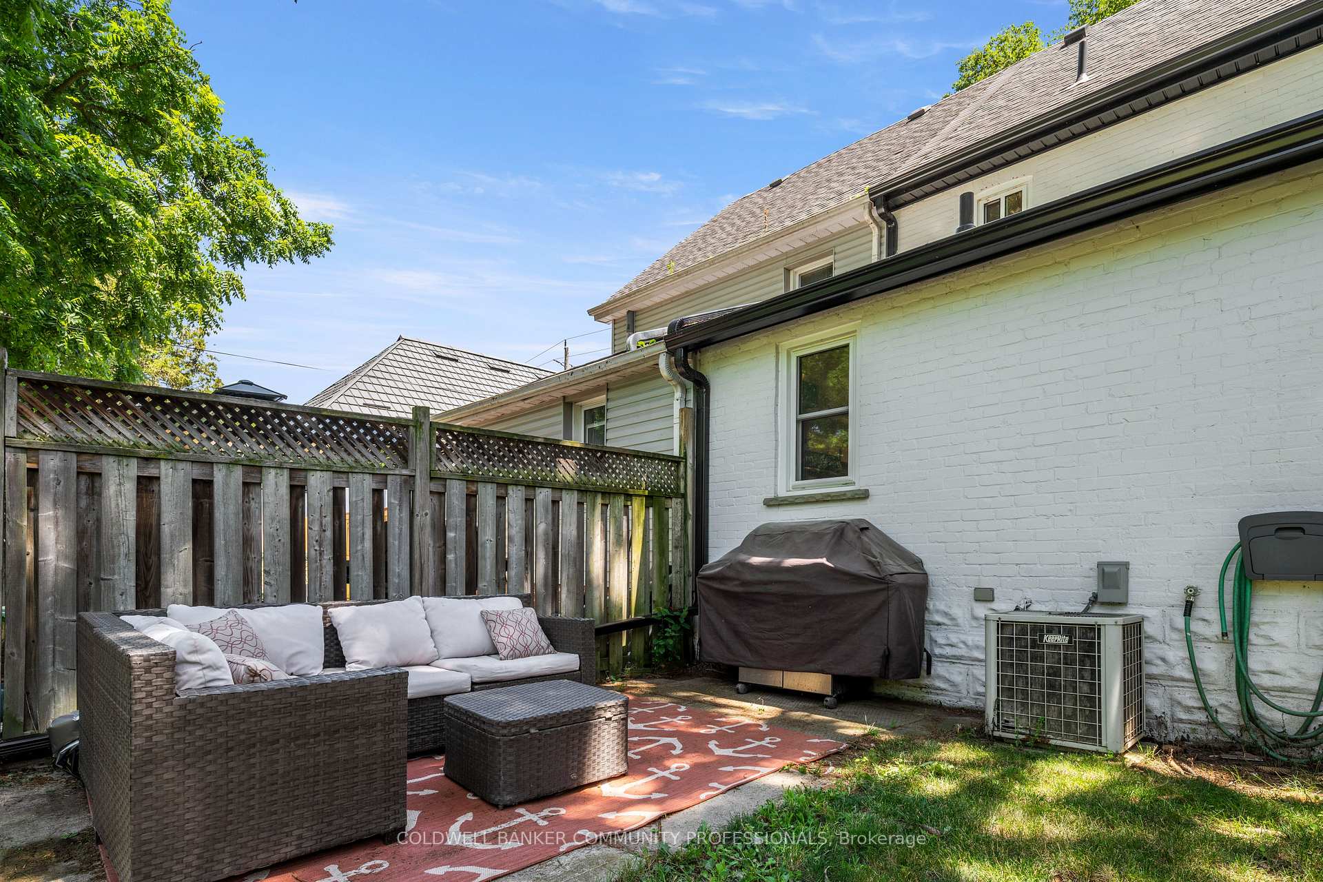 Photo 9 of 43 Walnut Street, Brant, Brantford Twp — HOMEH