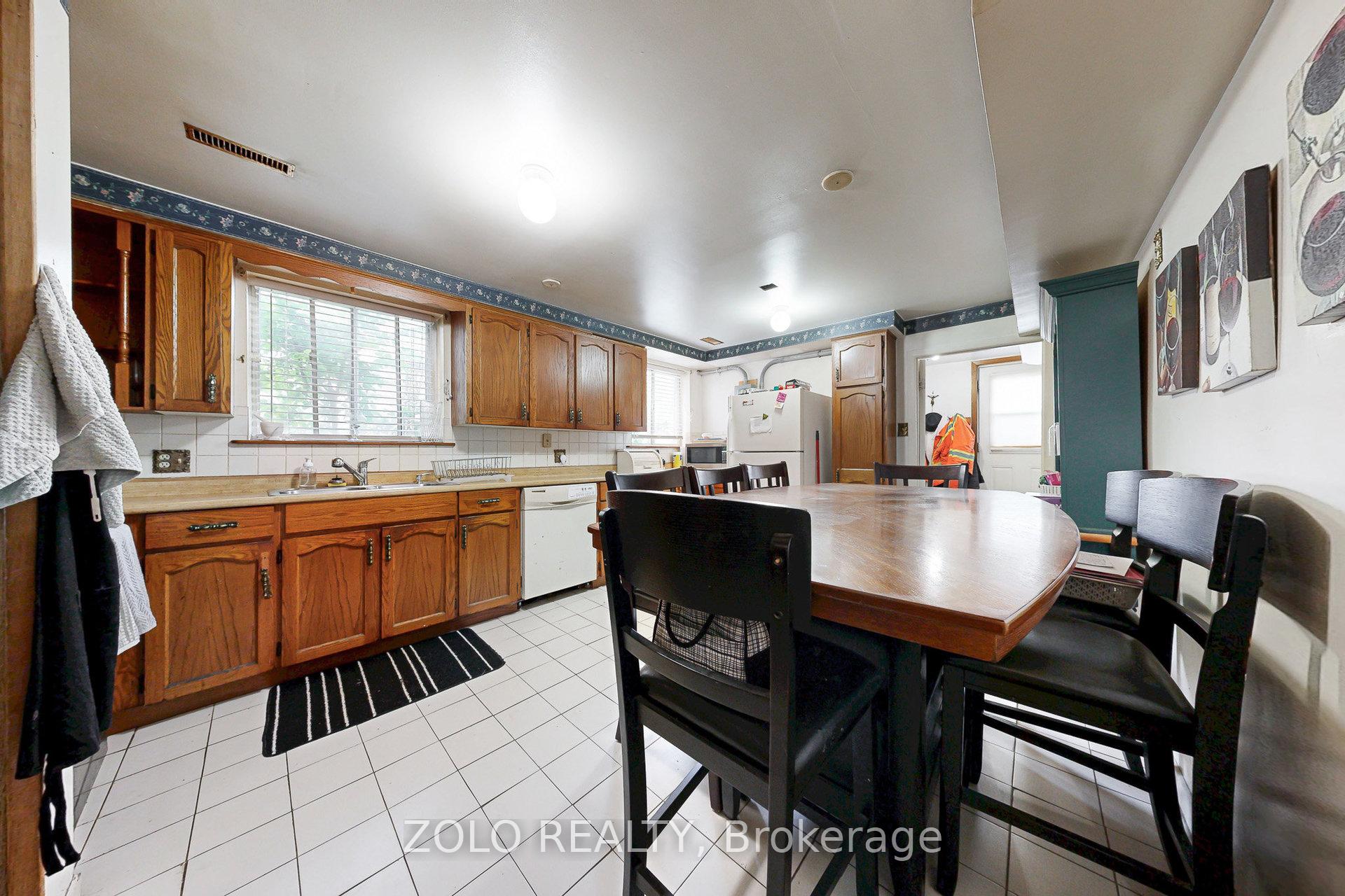 Photo 9 of 90 Ivybridge Drive, Brampton, Madoc — HOMEH