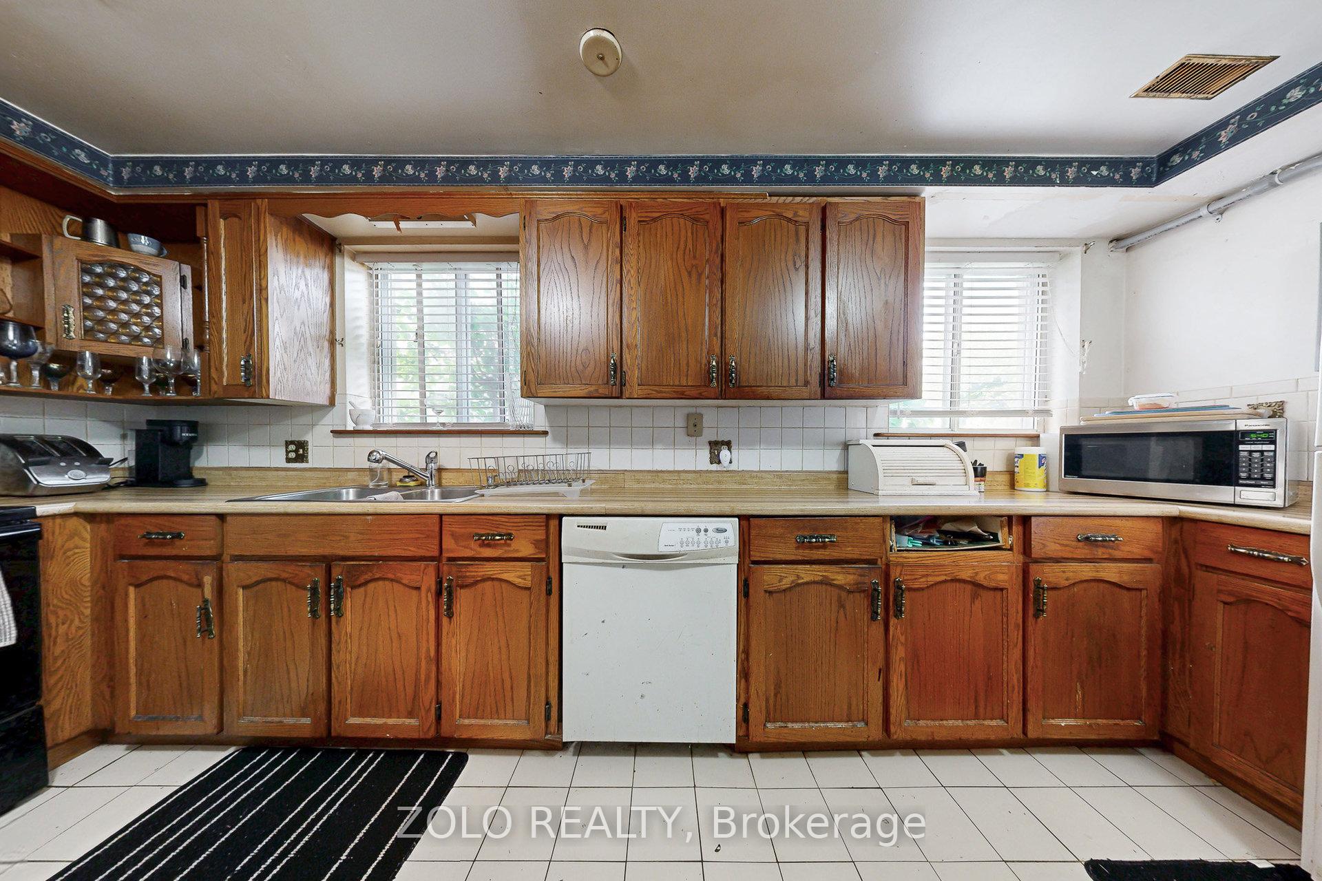 Photo 8 of 90 Ivybridge Drive, Brampton, Madoc — HOMEH