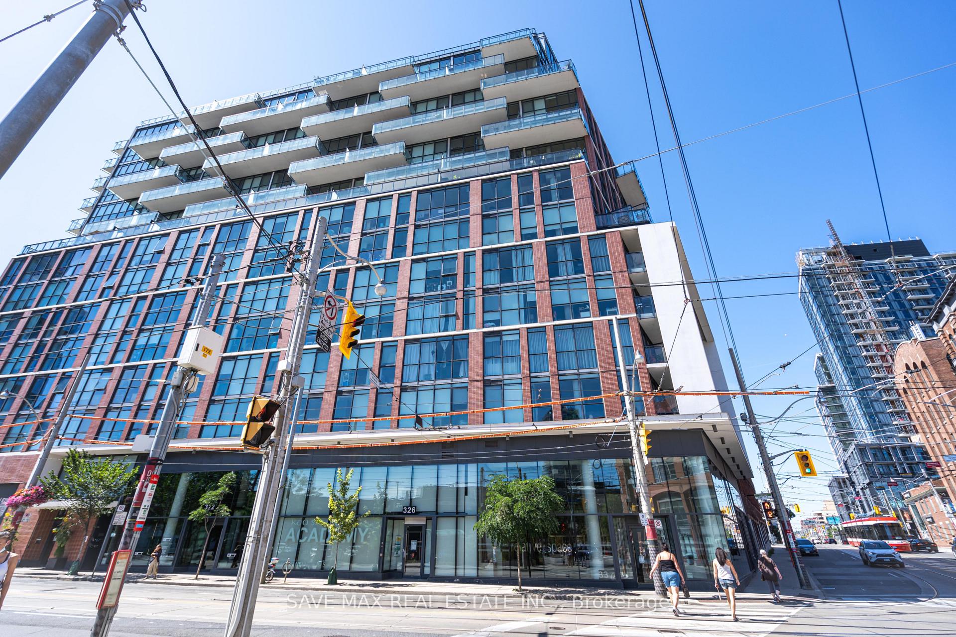 Front of Unit 615, 318 King Street E