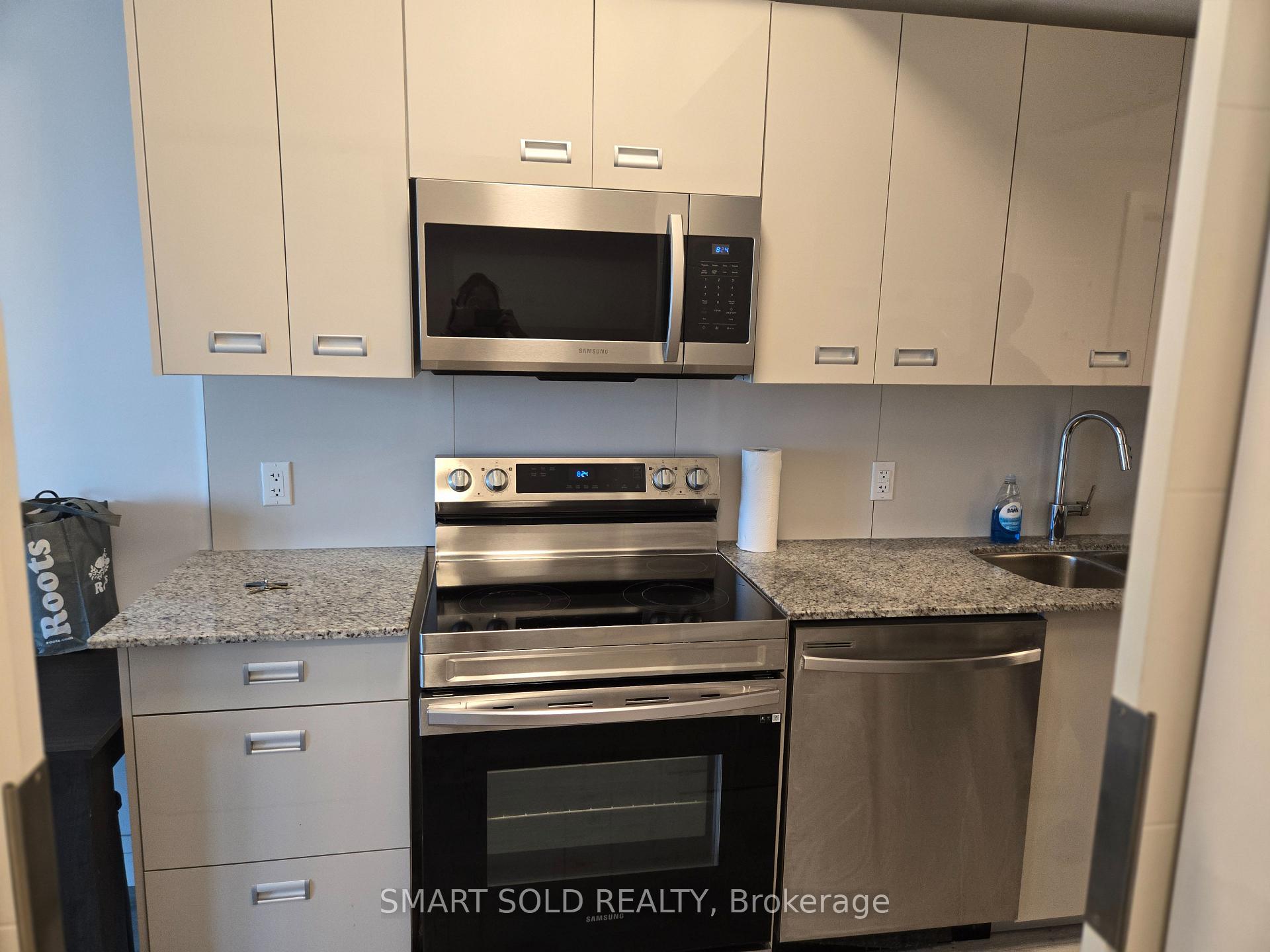 Photo 6 of Unit 706, 652 Princess Street, Kingston, Central City East — HOMEH