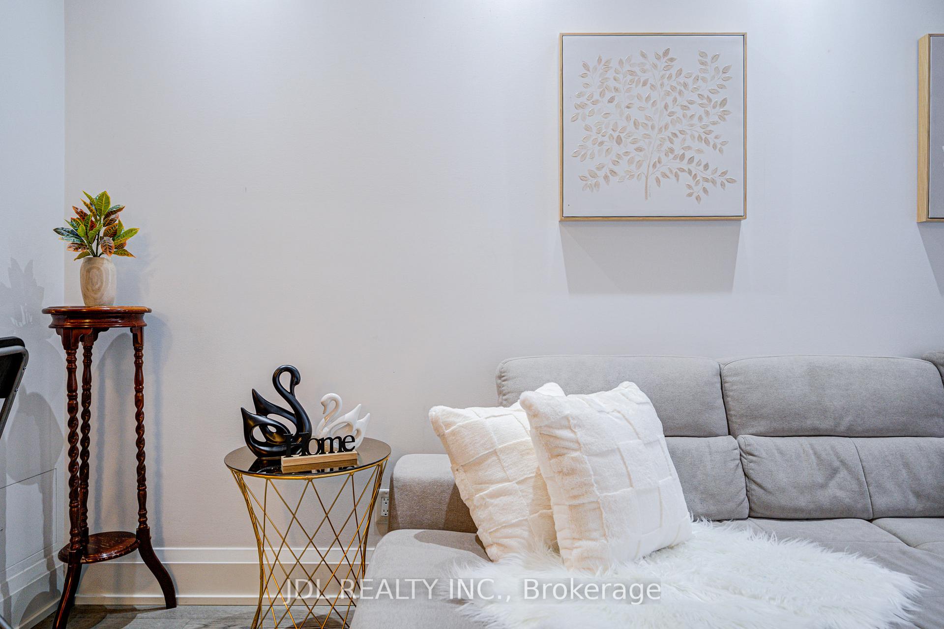 Photo 21 of Unit 202, 20 Fred Varley Drive, Markham, Unionville — HOMEH