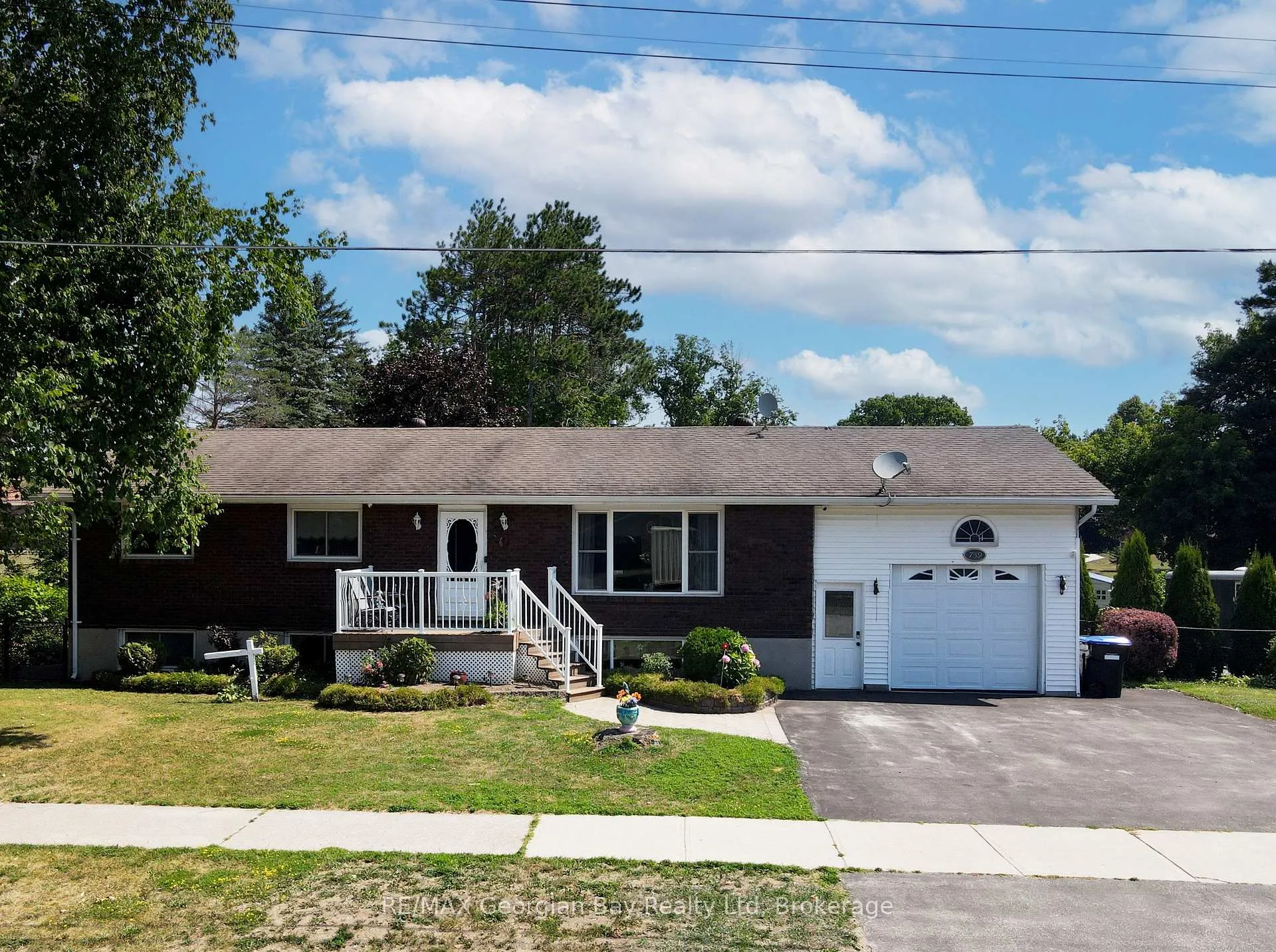 Photo 1 of 739 Simcoe Avenue, Tay, Port McNicoll — HOMEH
