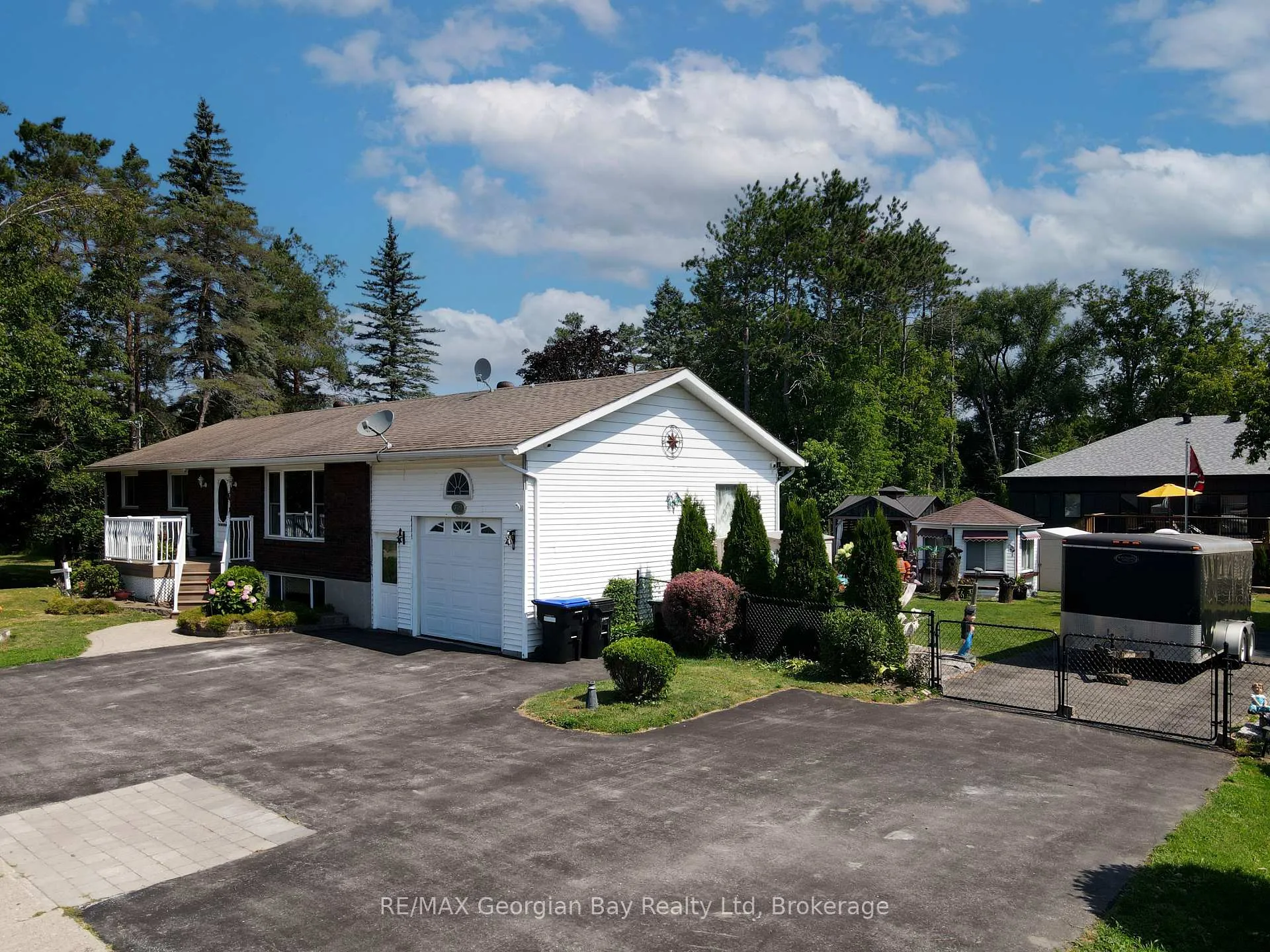 Photo 2 of 739 Simcoe Avenue, Tay, Port McNicoll — HOMEH