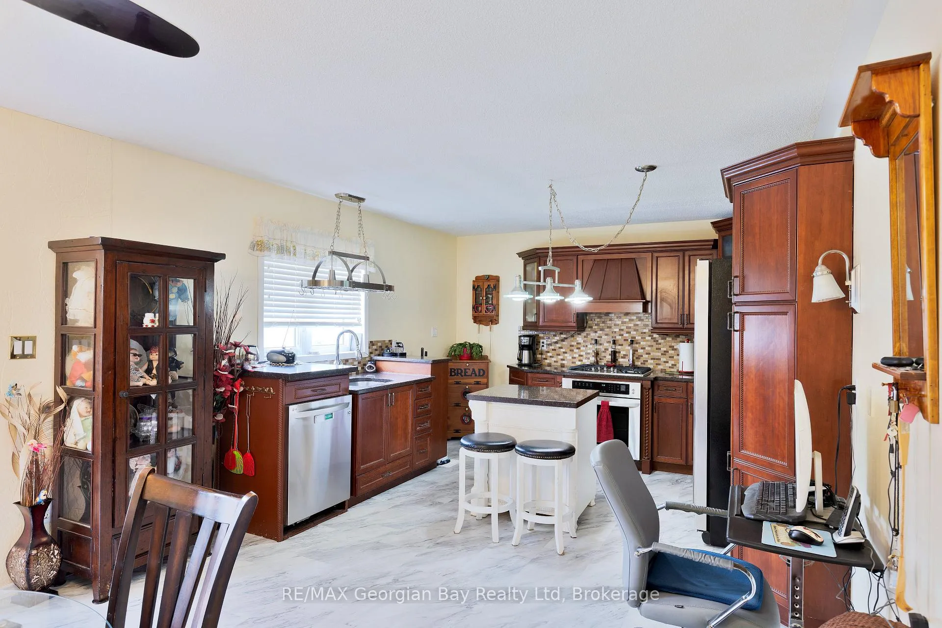 Photo 8 of 739 Simcoe Avenue, Tay, Port McNicoll — HOMEH