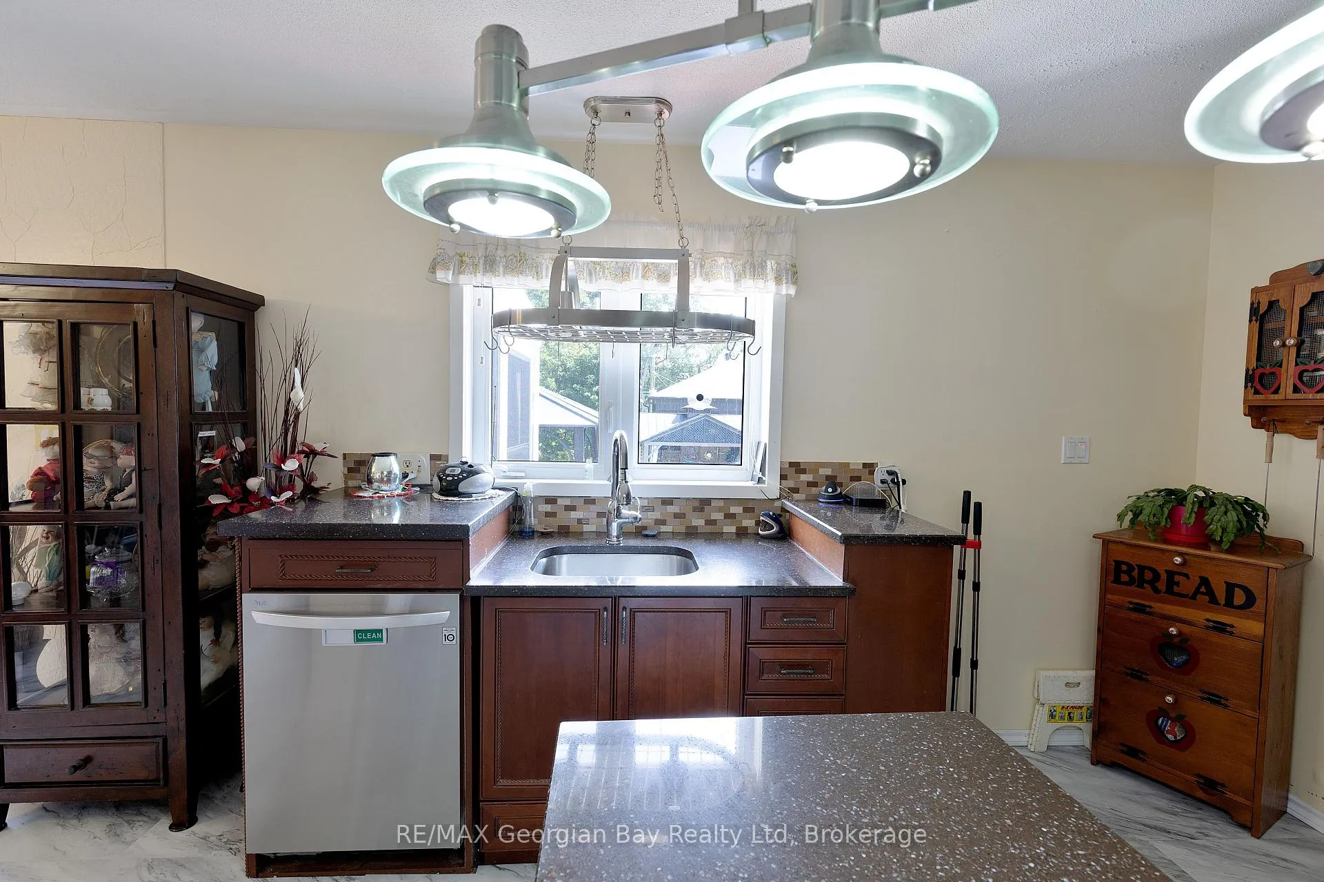 Photo 13 of 739 Simcoe Avenue, Tay, Port McNicoll — HOMEH