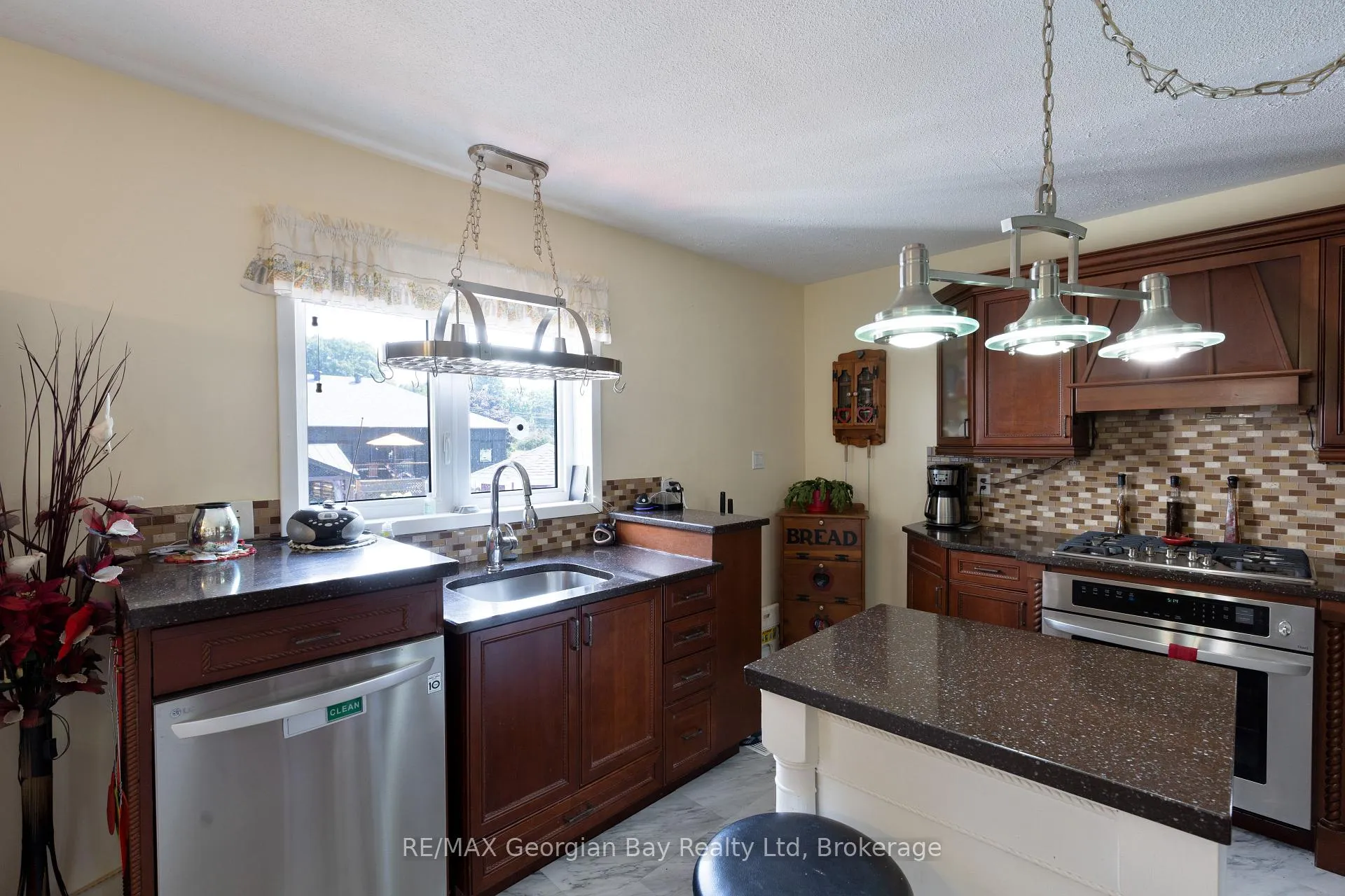 Photo 14 of 739 Simcoe Avenue, Tay, Port McNicoll — HOMEH