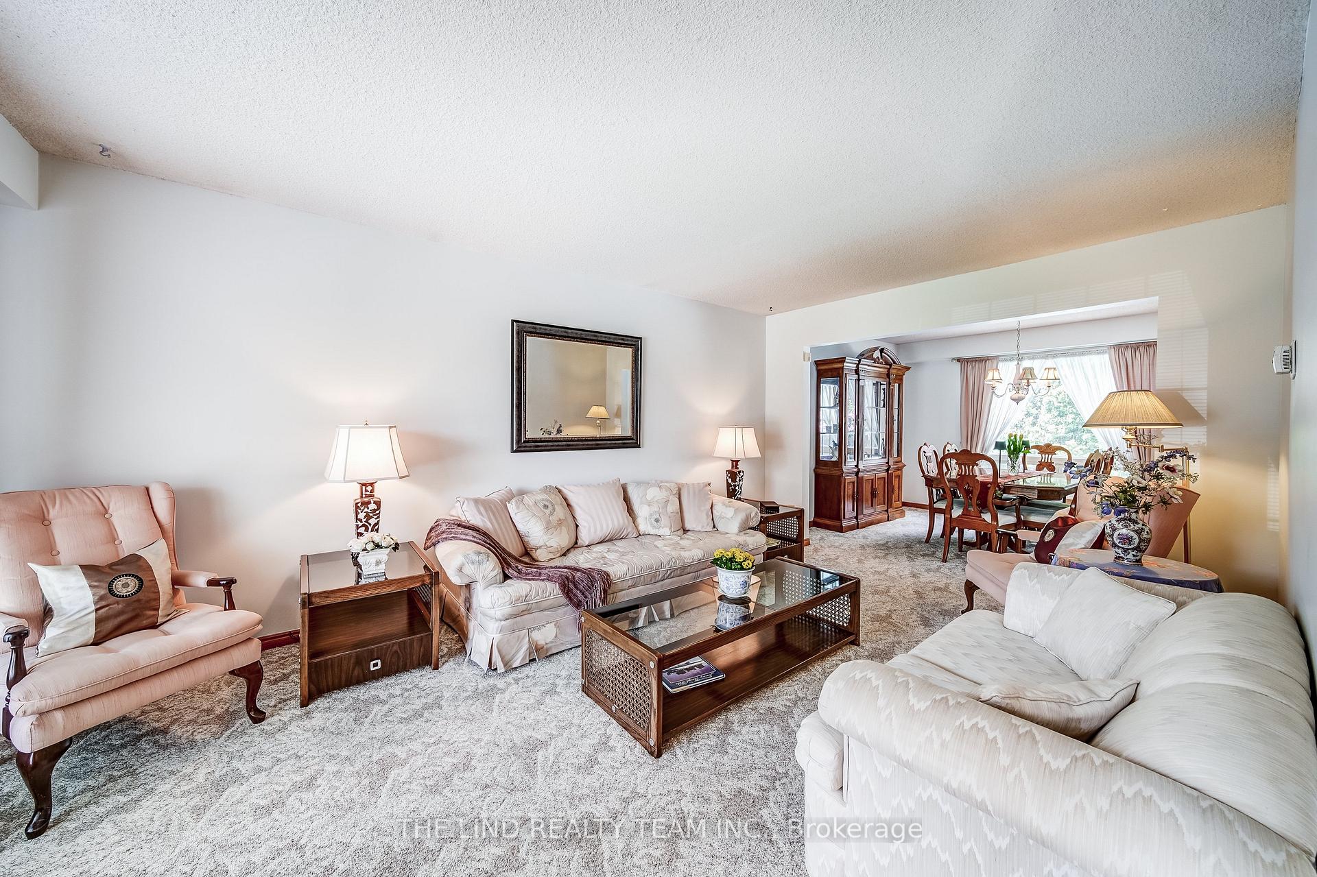 Photo 2 of 175 Walton Drive, Aurora, Aurora Village — HOMEH