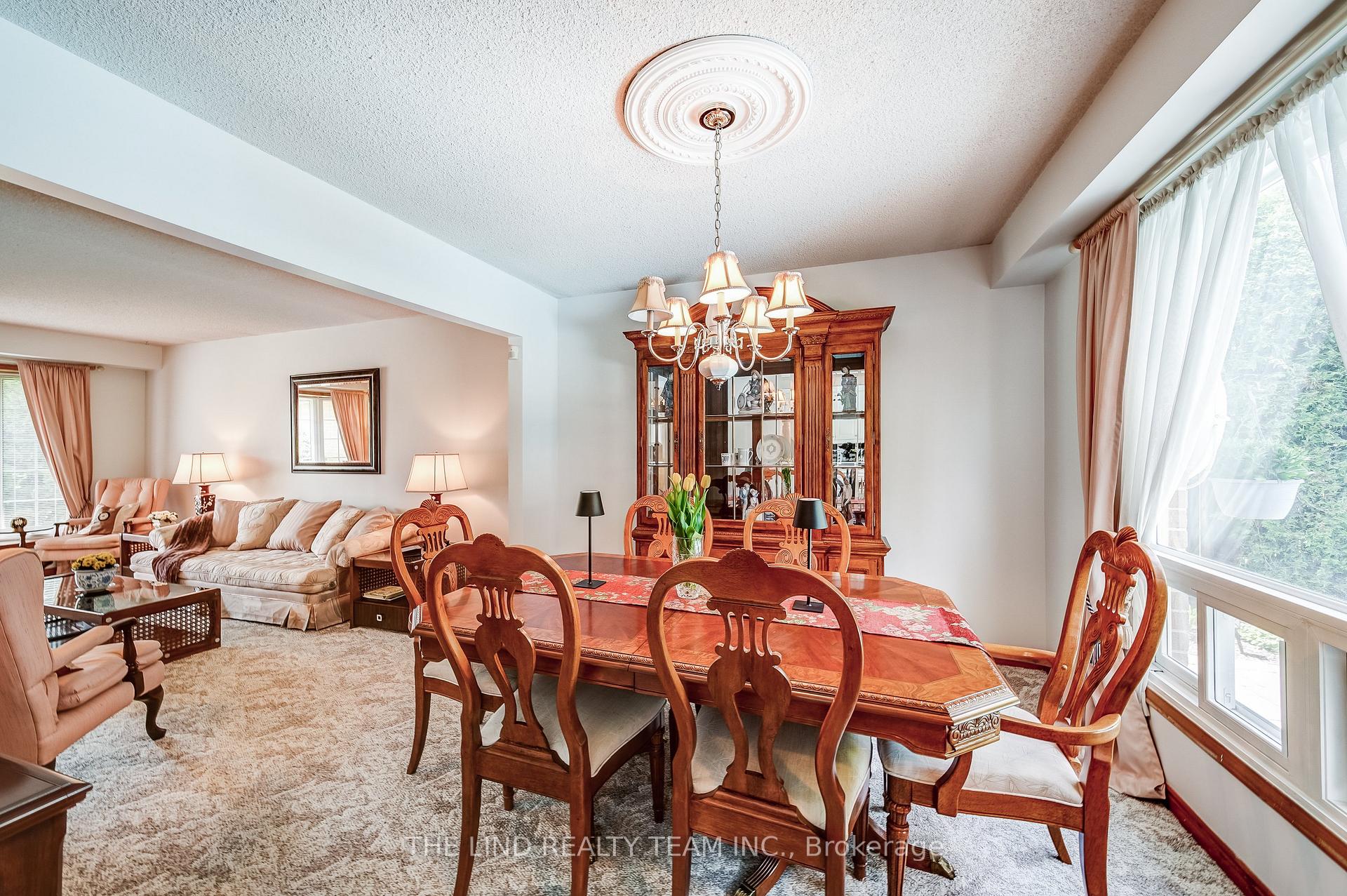 Photo 4 of 175 Walton Drive, Aurora, Aurora Village — HOMEH