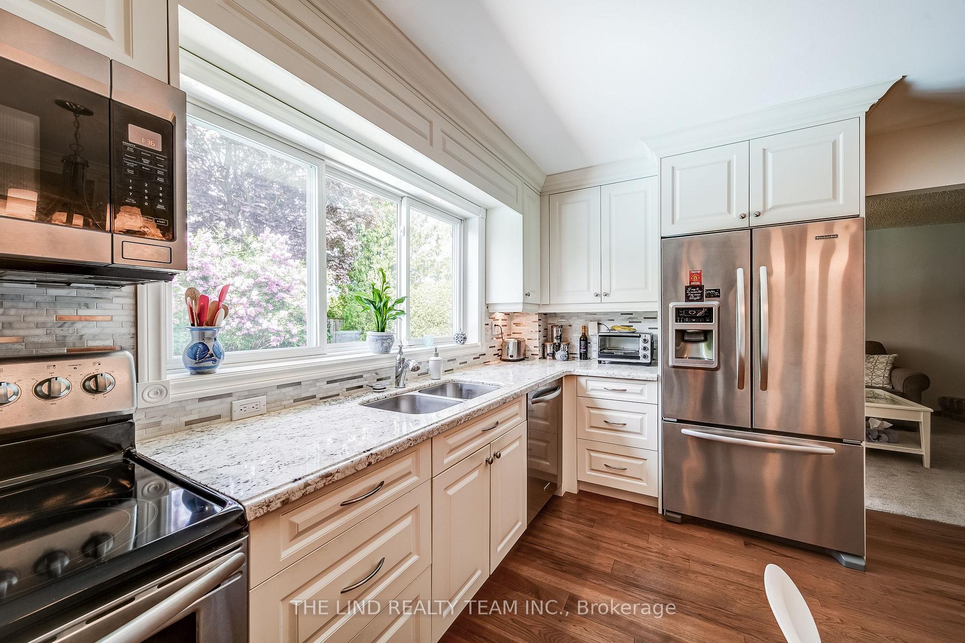 Photo 7 of 175 Walton Drive, Aurora, Aurora Village — HOMEH