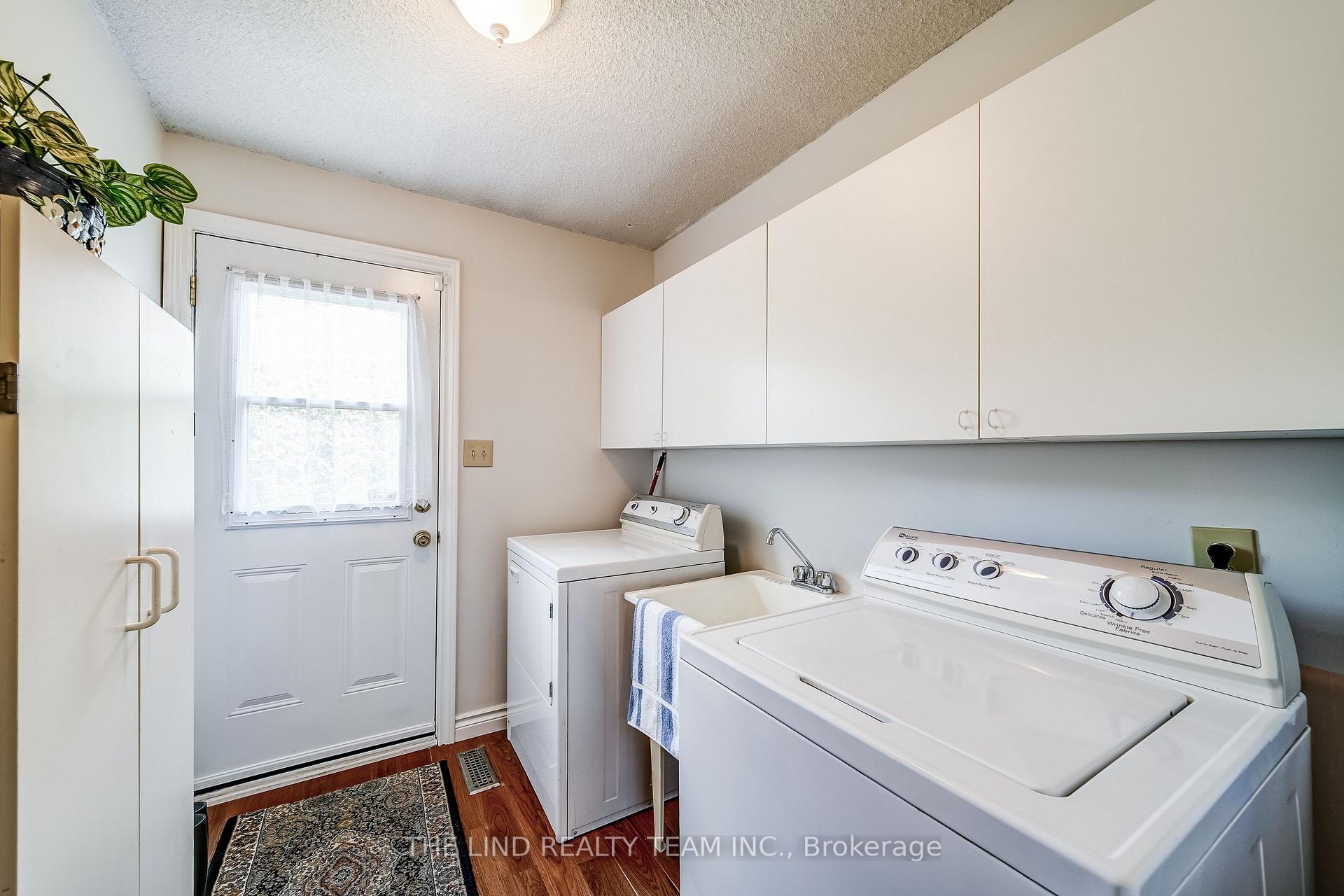 Photo 11 of 175 Walton Drive, Aurora, Aurora Village — HOMEH