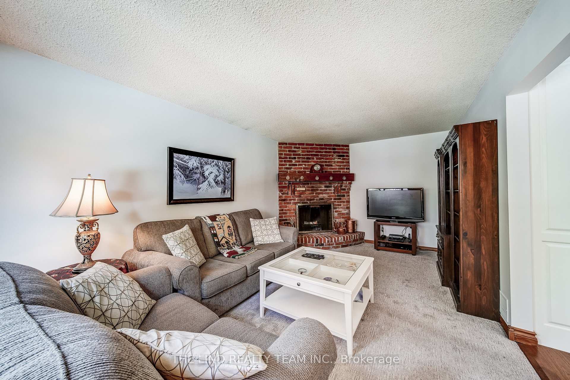 Photo 17 of 175 Walton Drive, Aurora, Aurora Village — HOMEH
