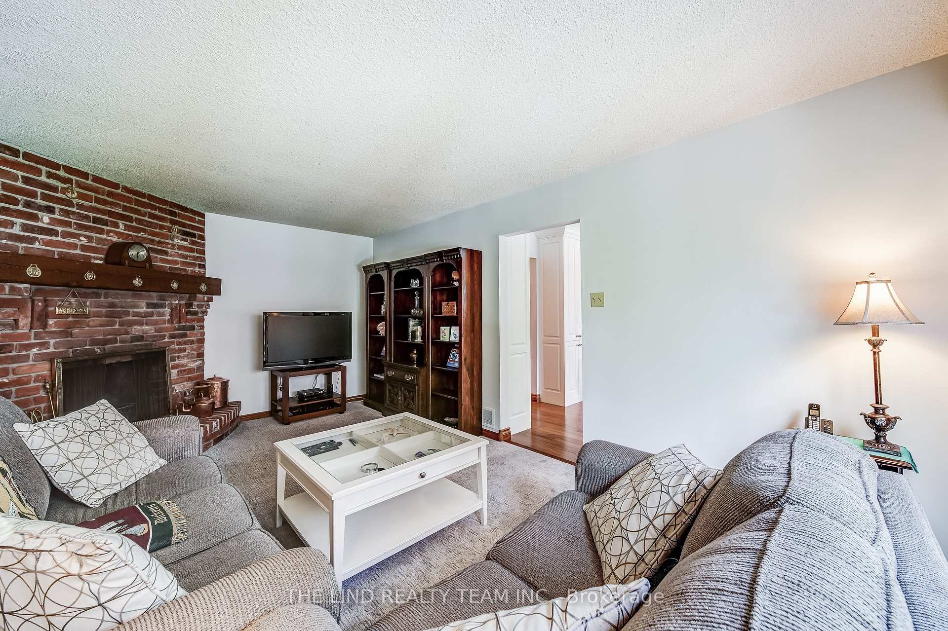 Photo 15 of 175 Walton Drive, Aurora, Aurora Village — HOMEH