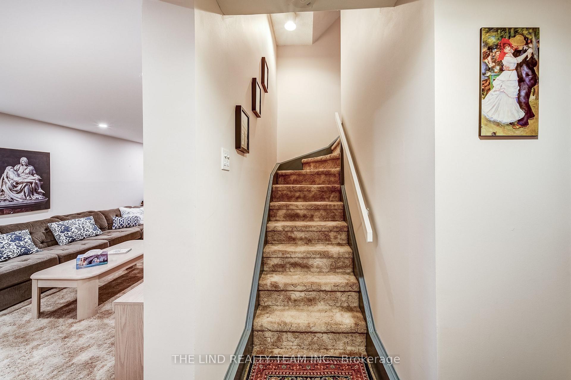 Photo 32 of 175 Walton Drive, Aurora, Aurora Village — HOMEH