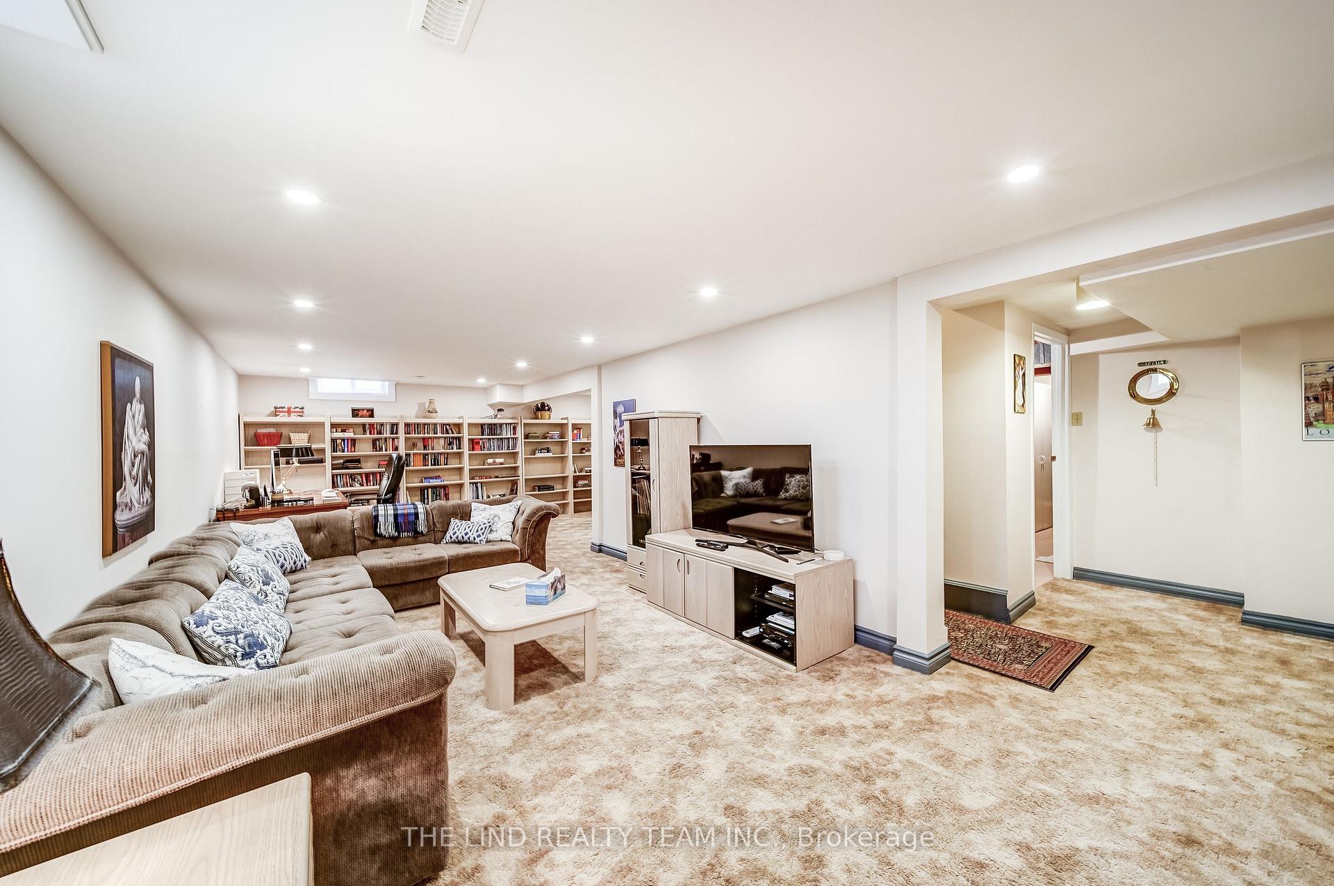 Photo 34 of 175 Walton Drive, Aurora, Aurora Village — HOMEH