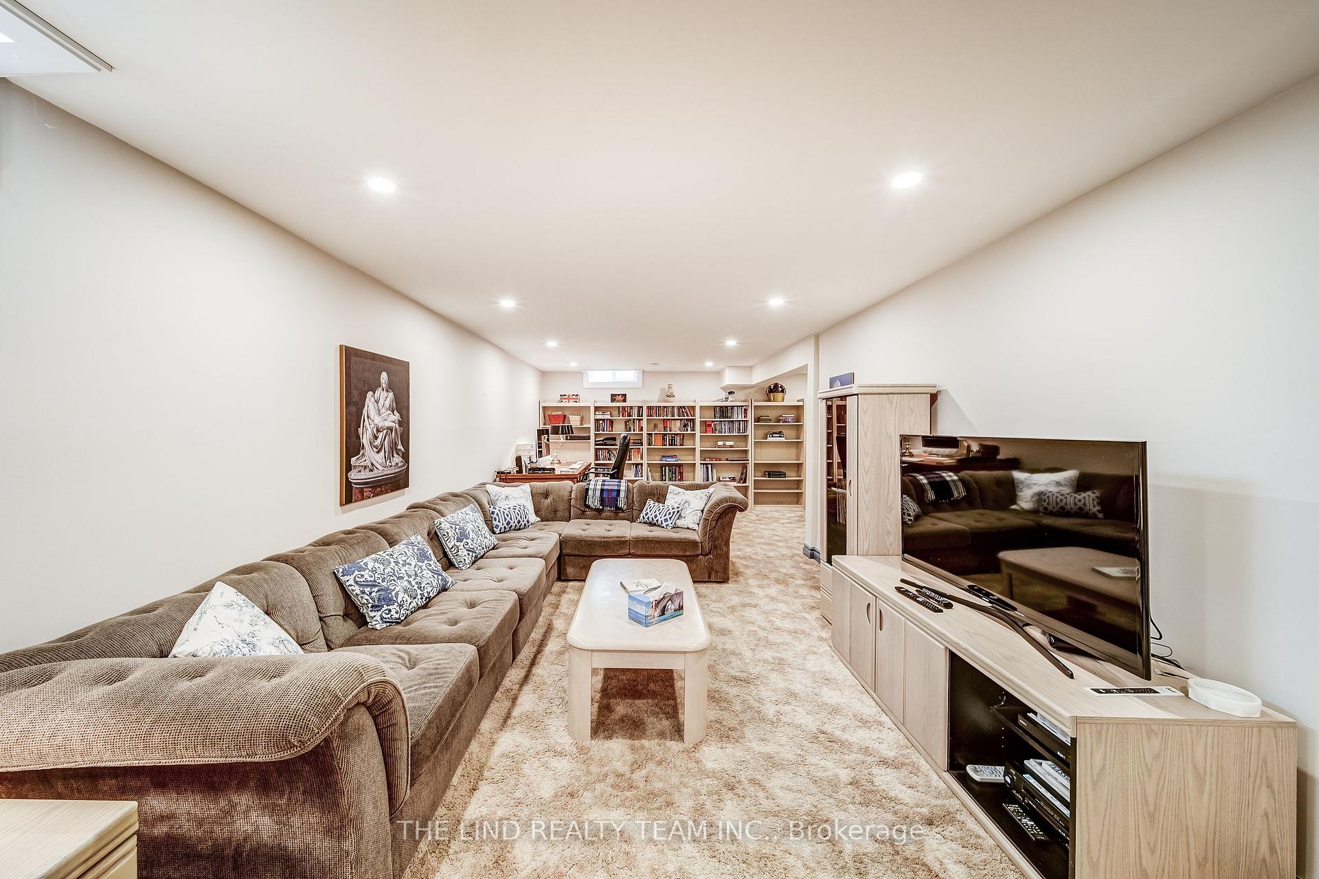 Photo 36 of 175 Walton Drive, Aurora, Aurora Village — HOMEH