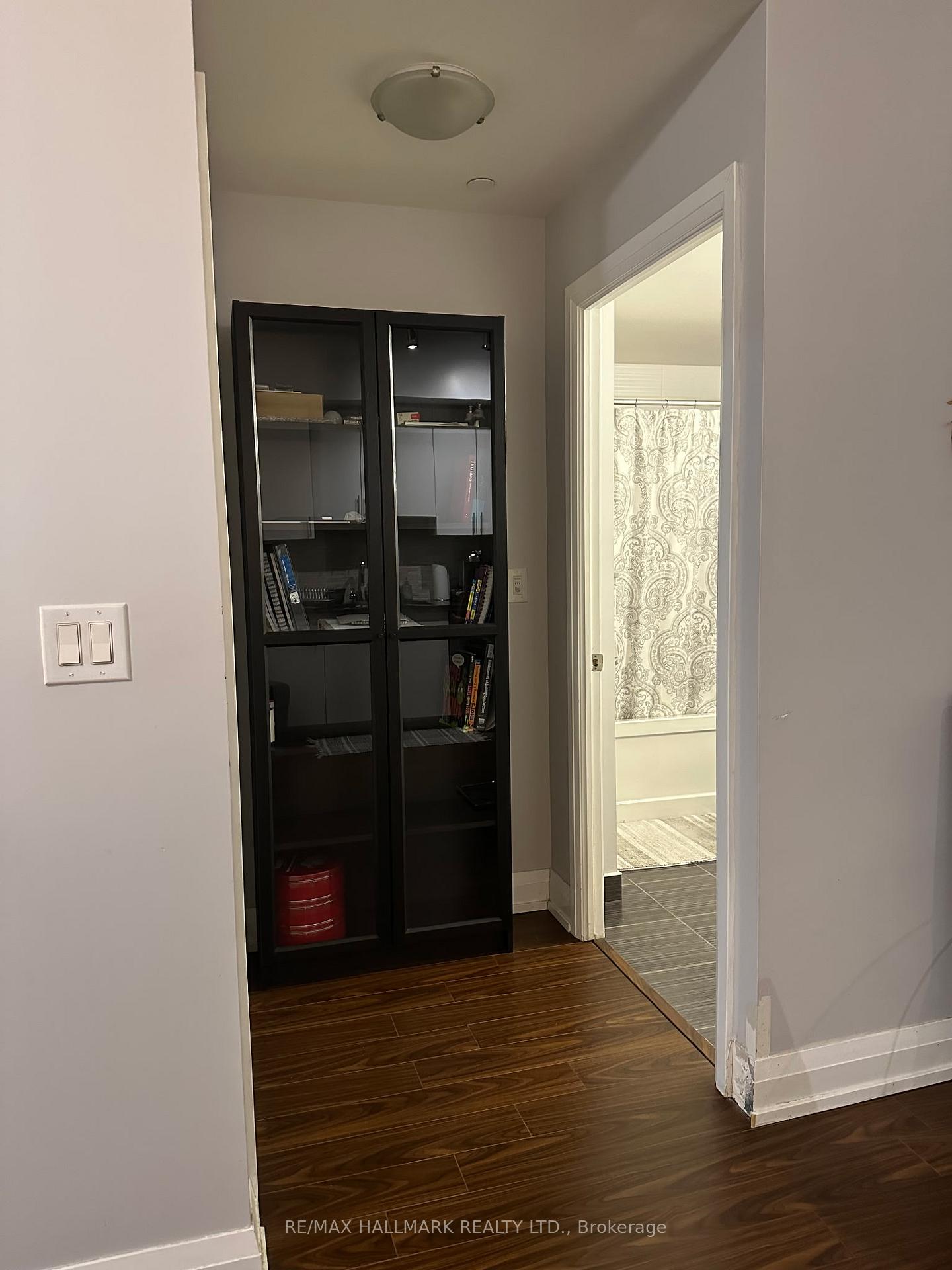 Photo 6 of Unit 1705, 7171 Yonge Street, Markham, Markham Village — HOMEH