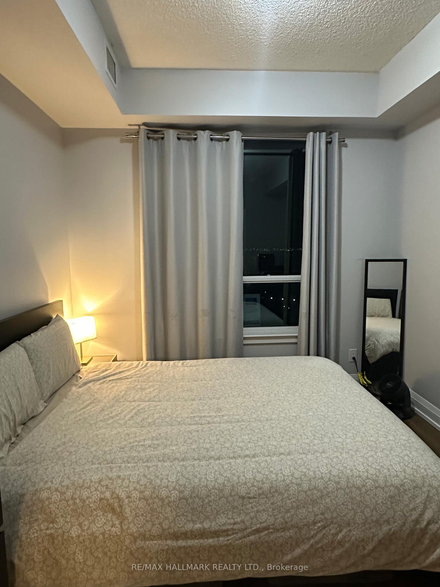 Photo 7 of Unit 1705, 7171 Yonge Street, Markham, Markham Village — HOMEH