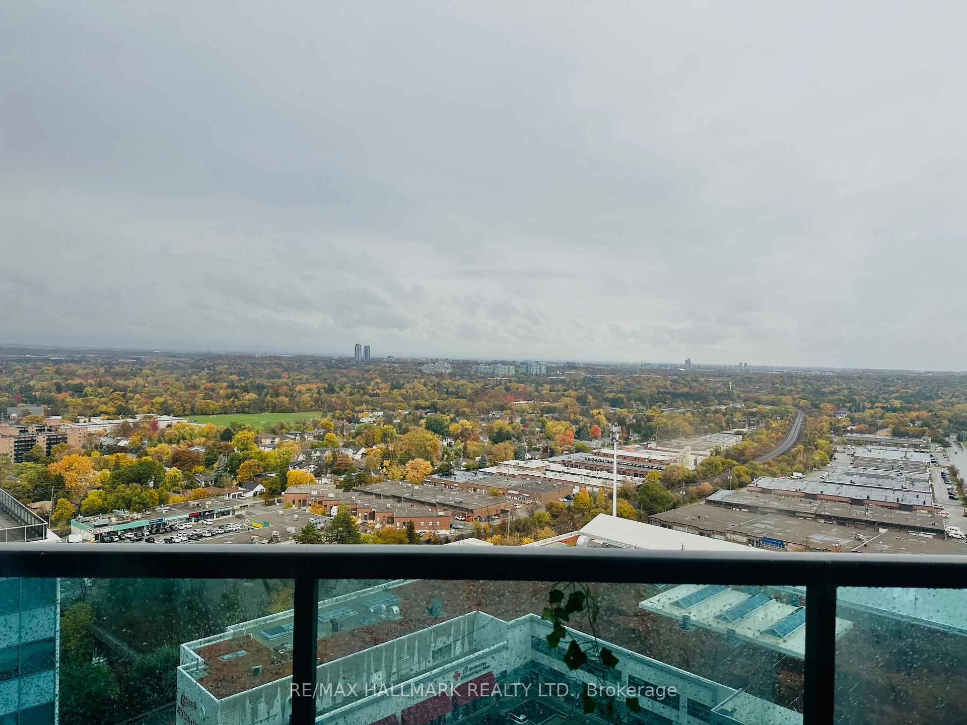 Photo 9 of Unit 1705, 7171 Yonge Street, Markham, Markham Village — HOMEH