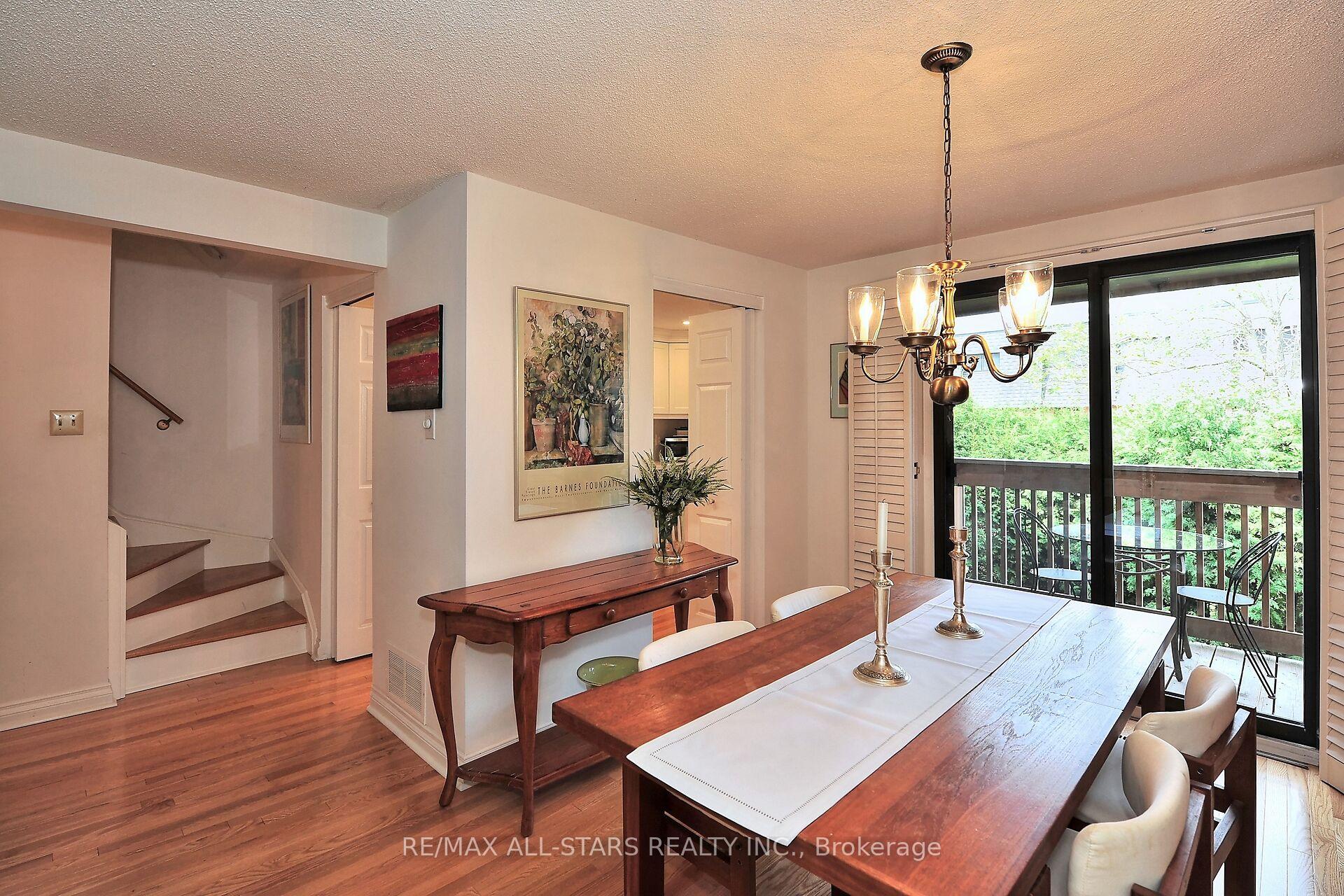 Photo 9 of Unit 6, 26 Ashglen Way, Markham, Unionville — HOMEH