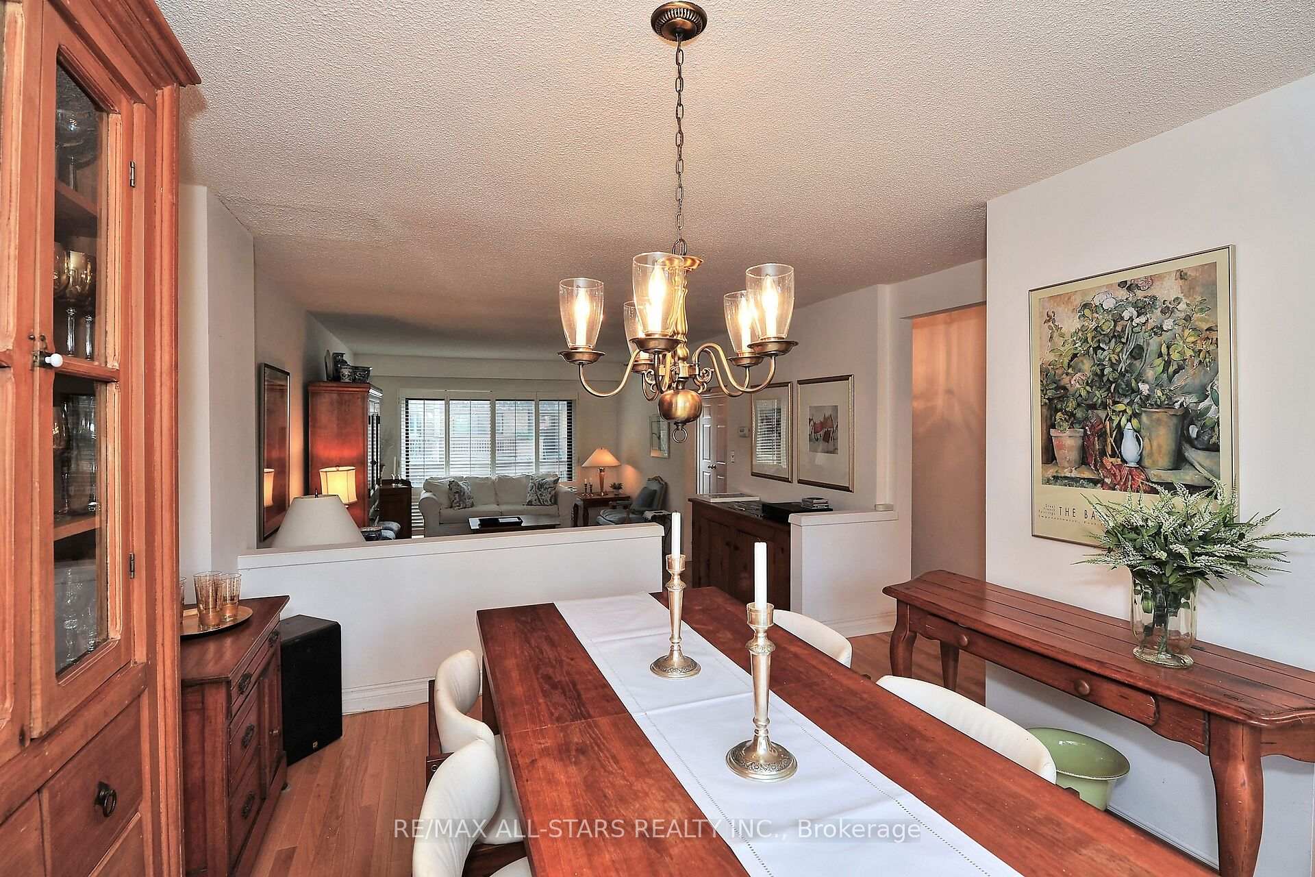Photo 10 of Unit 6, 26 Ashglen Way, Markham, Unionville — HOMEH