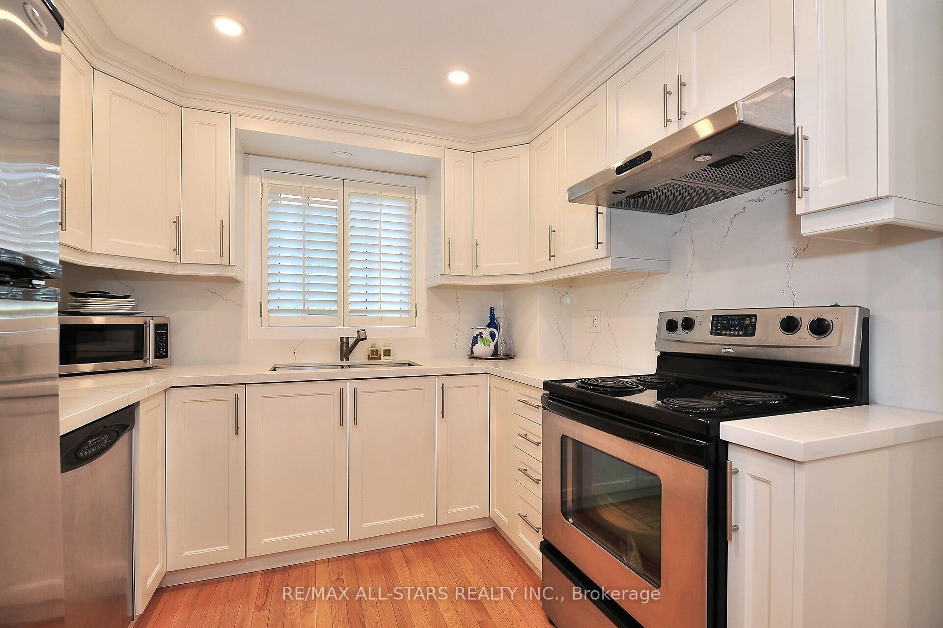 Photo 14 of Unit 6, 26 Ashglen Way, Markham, Unionville — HOMEH