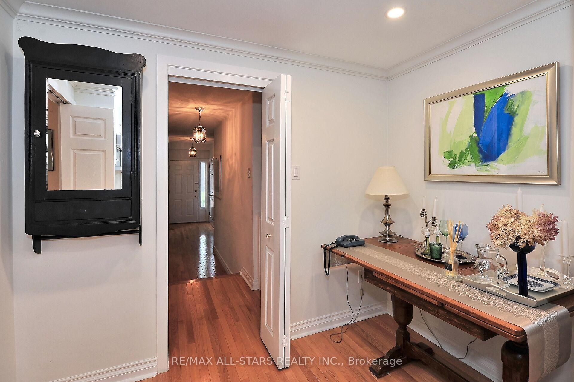Photo 16 of Unit 6, 26 Ashglen Way, Markham, Unionville — HOMEH