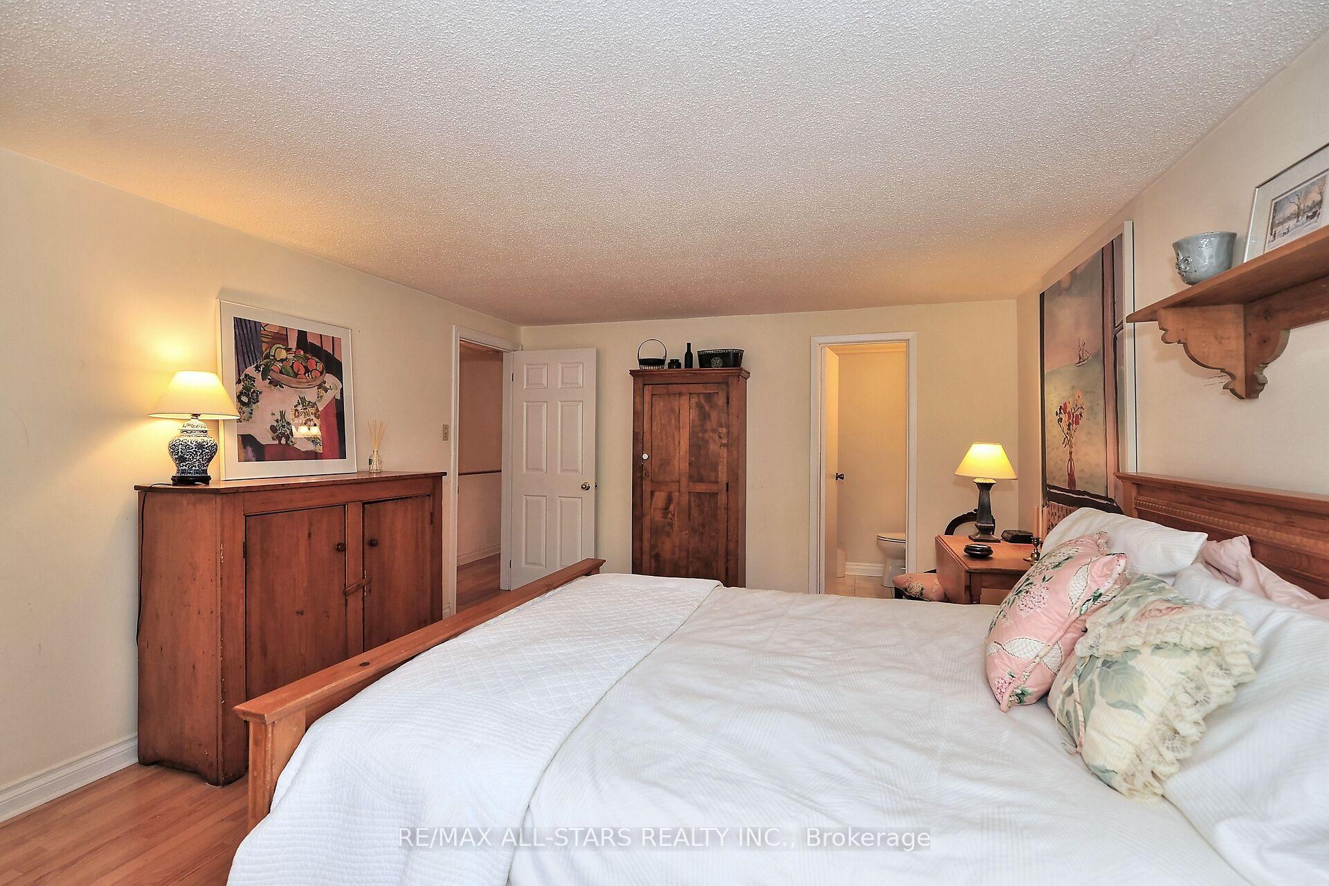 Photo 20 of Unit 6, 26 Ashglen Way, Markham, Unionville — HOMEH