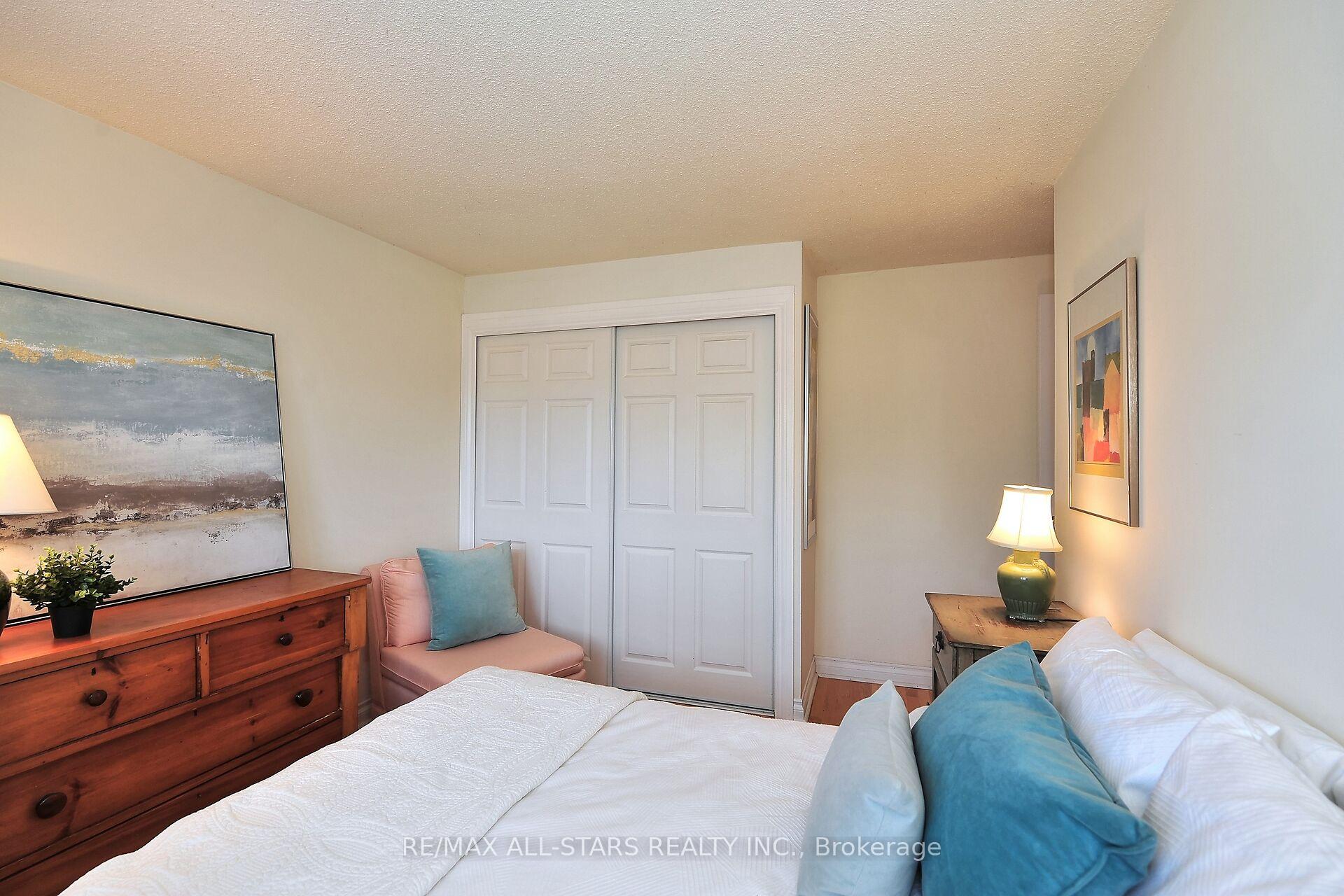 Photo 23 of Unit 6, 26 Ashglen Way, Markham, Unionville — HOMEH