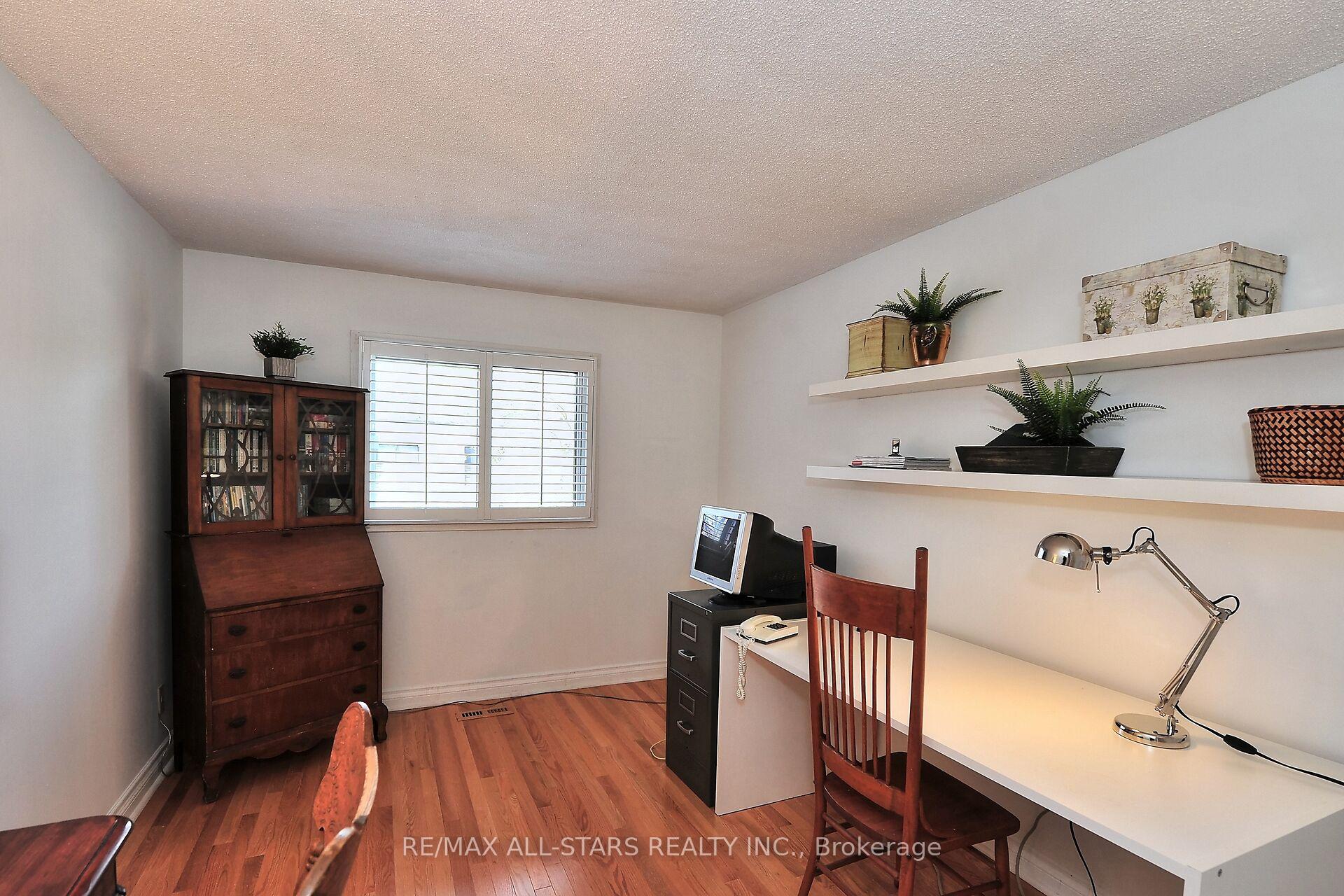 Photo 24 of Unit 6, 26 Ashglen Way, Markham, Unionville — HOMEH