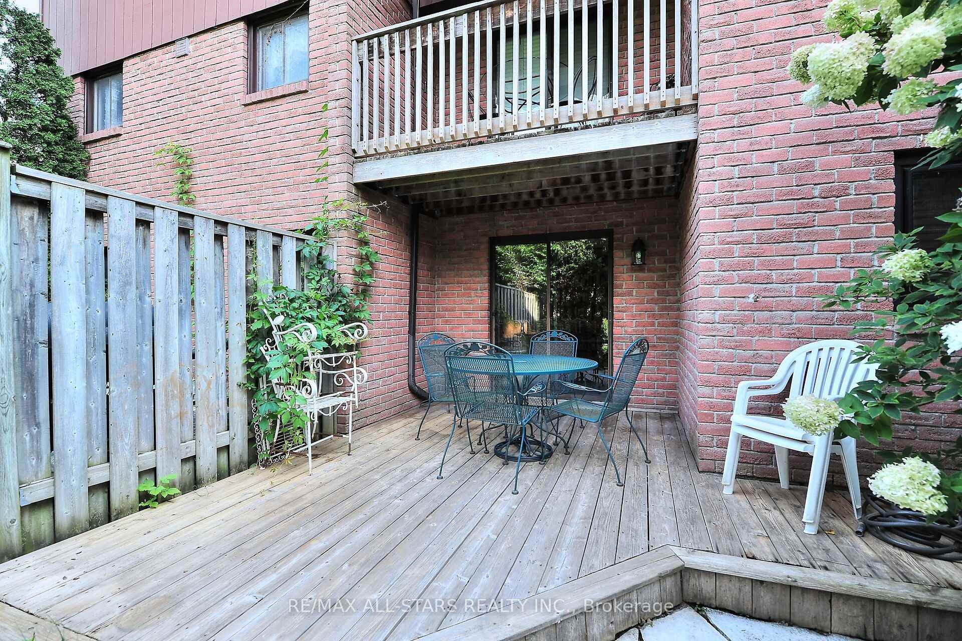 Photo 32 of Unit 6, 26 Ashglen Way, Markham, Unionville — HOMEH