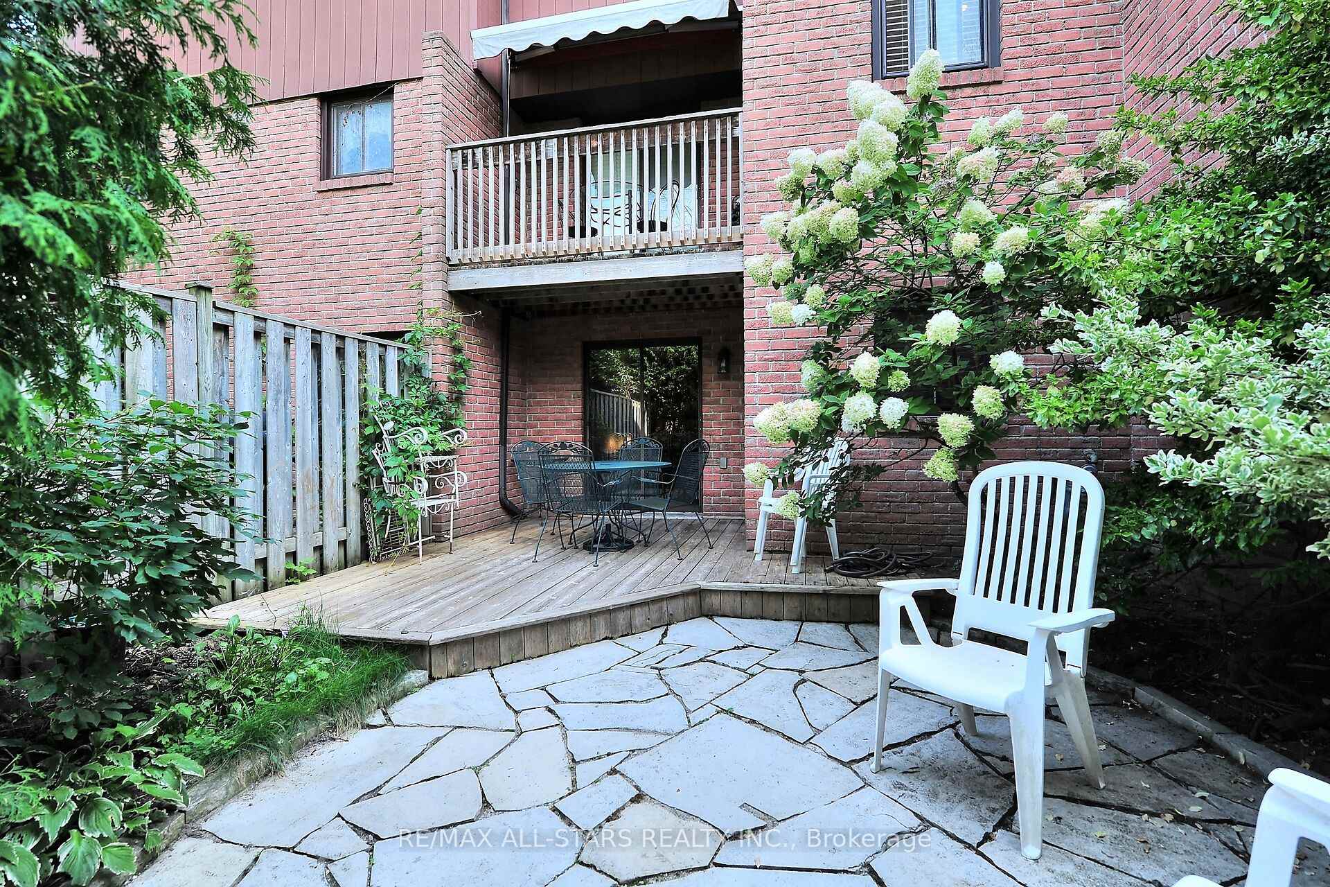 Photo 33 of Unit 6, 26 Ashglen Way, Markham, Unionville — HOMEH