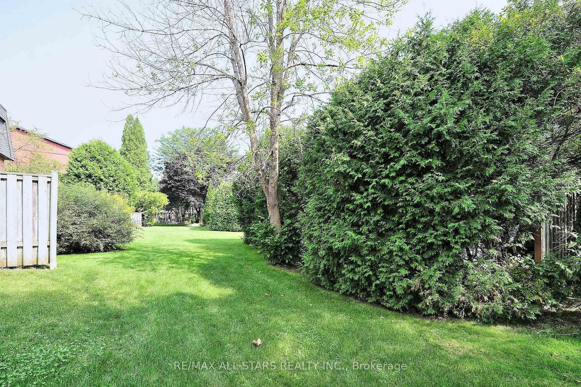 Photo 38 of Unit 6, 26 Ashglen Way, Markham, Unionville — HOMEH