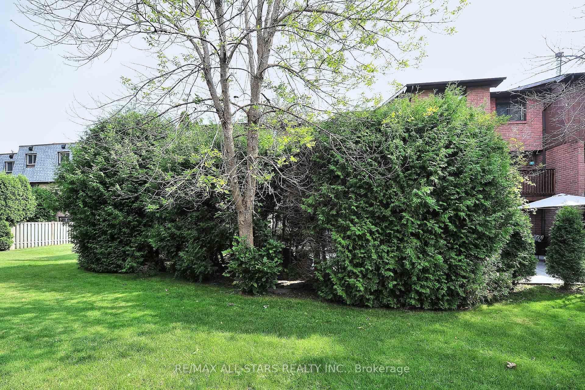 Photo 39 of Unit 6, 26 Ashglen Way, Markham, Unionville — HOMEH
